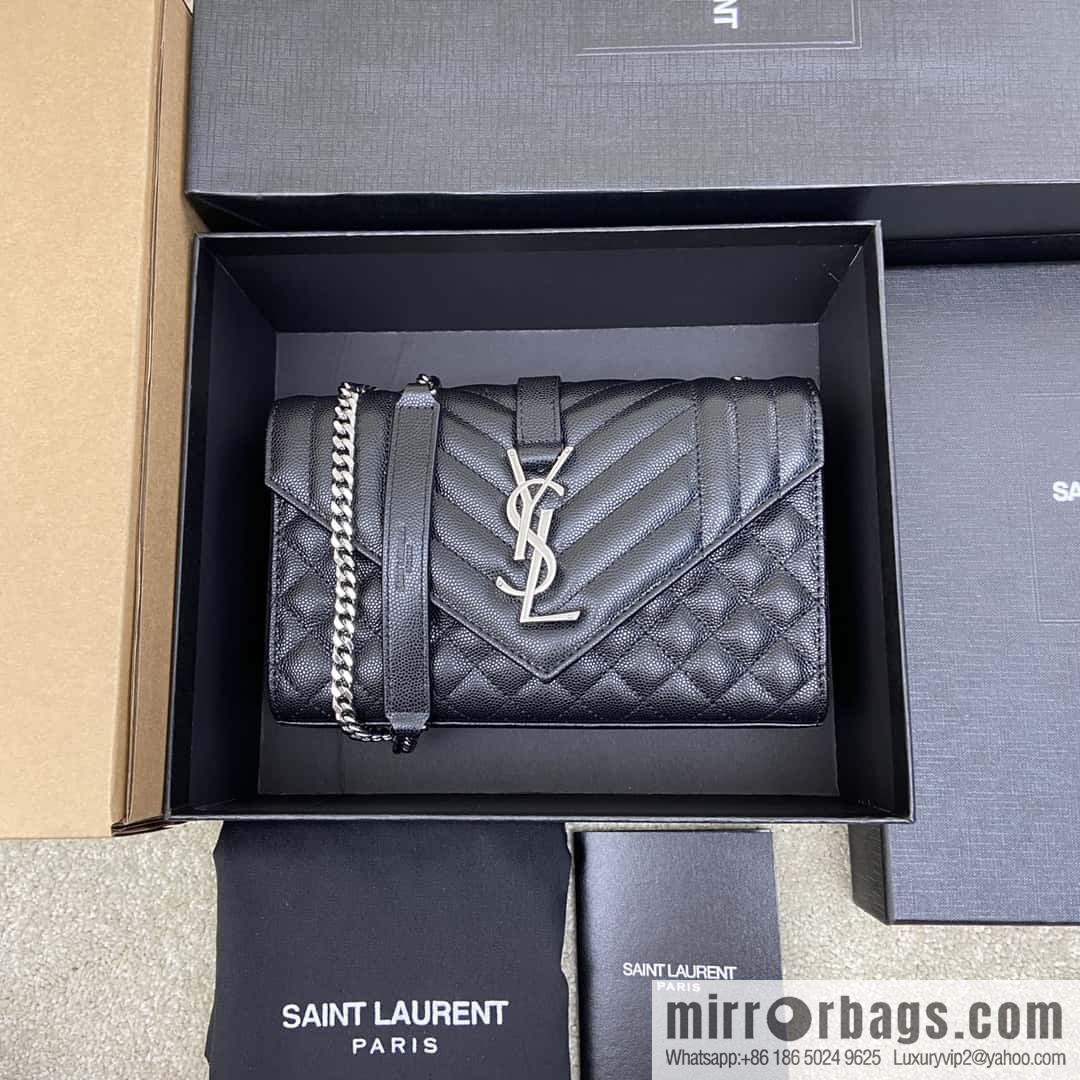The new Envelope small caviar adopts the top original imported leather caviar pattern black ball pattern model: 600915/silver
