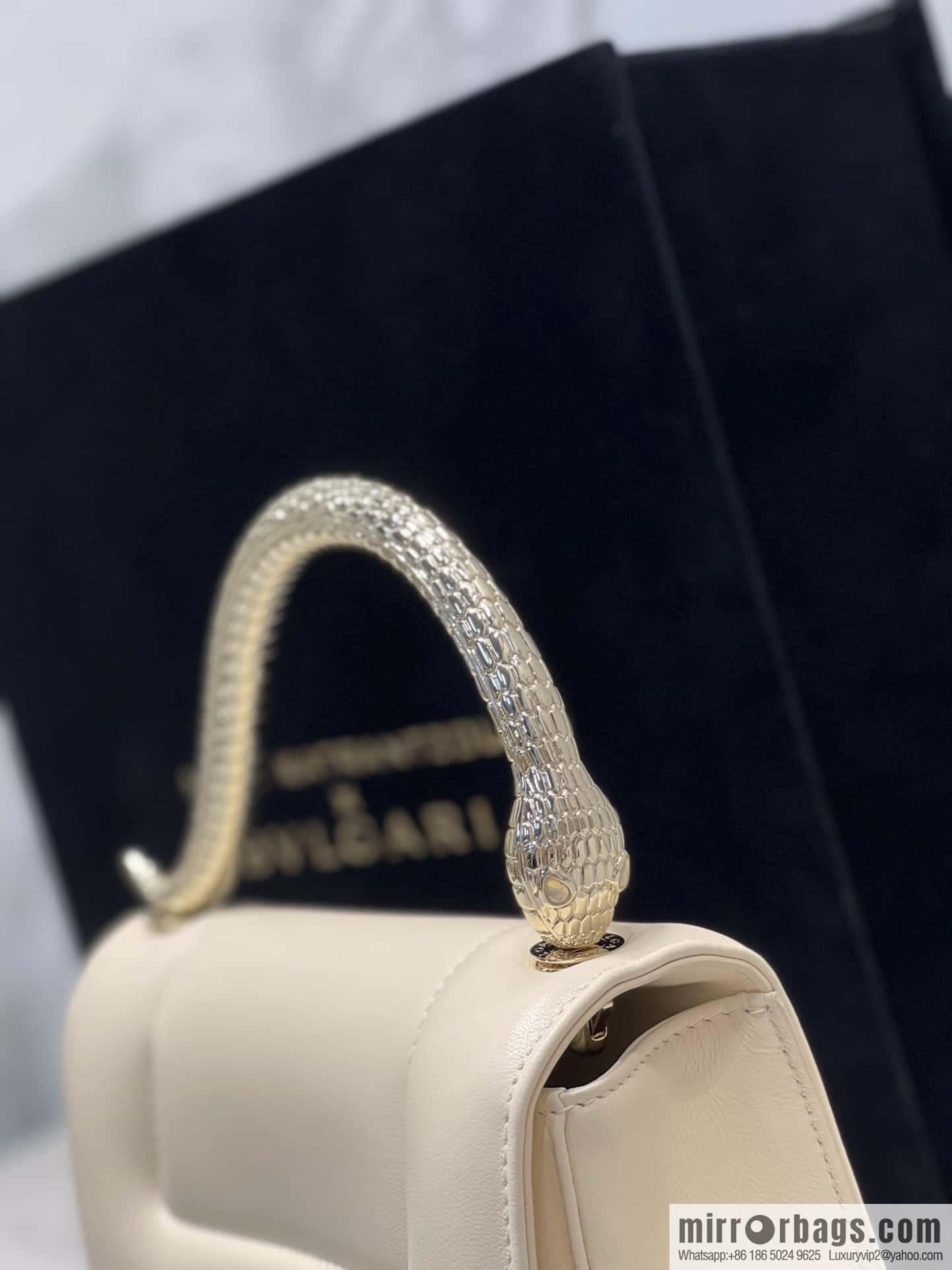 BVLGARI Bulgari small sheepskin snakehead bag Model: 291071