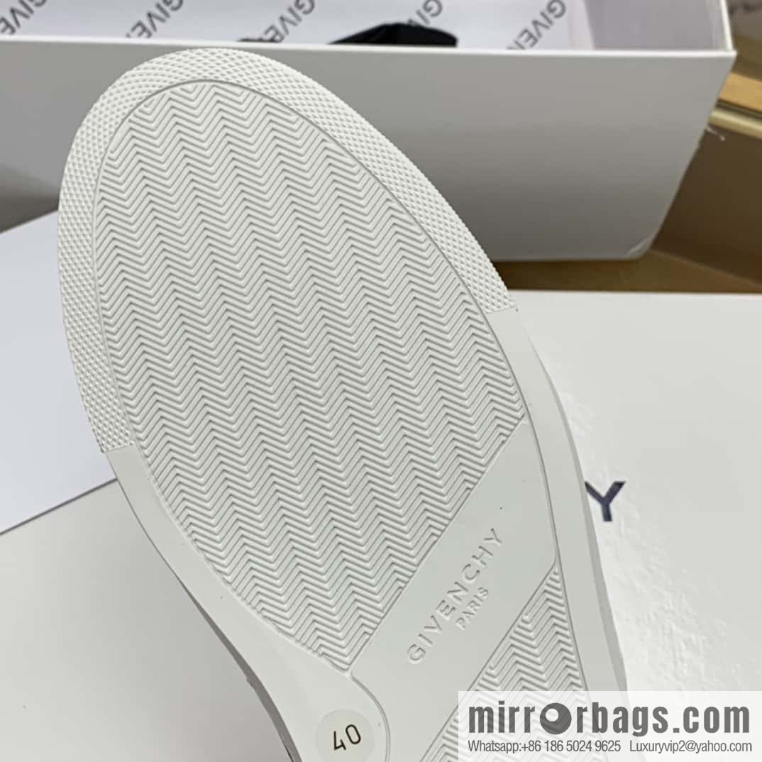 Givenchy/Givenchy, white leather (fabric) Urban Street His & Hers sneakers