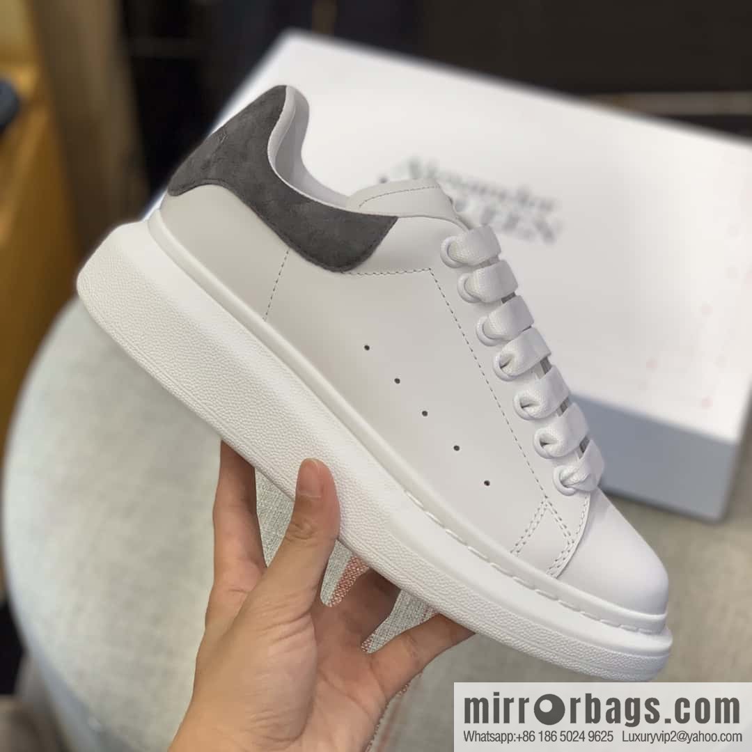 Alexander McQueen Alexander McQueen Dark Grey Fleece Tail Unisex Sneakers