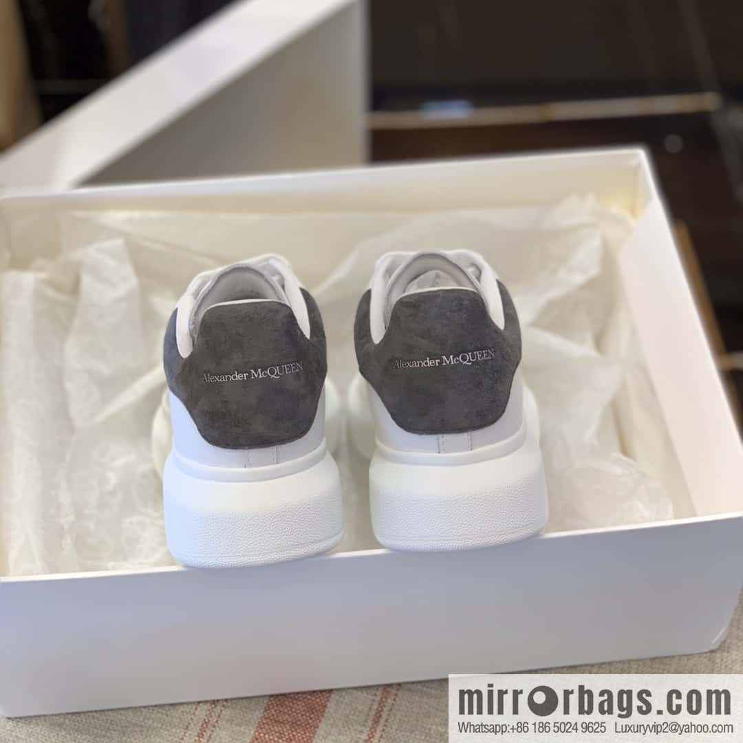Alexander McQueen Alexander McQueen Dark Grey Fleece Tail Unisex Sneakers
