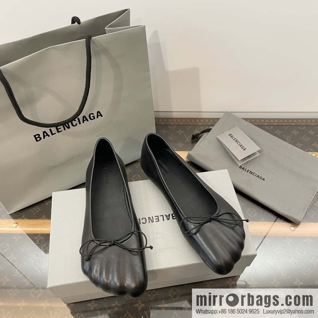 𝐁𝐚𝐥𝐞𝐧𝐜𝐢𝐚𝐠𝐚||𝟐𝟎𝟐𝟑 Balenciaga's new five-finger ballet shoes