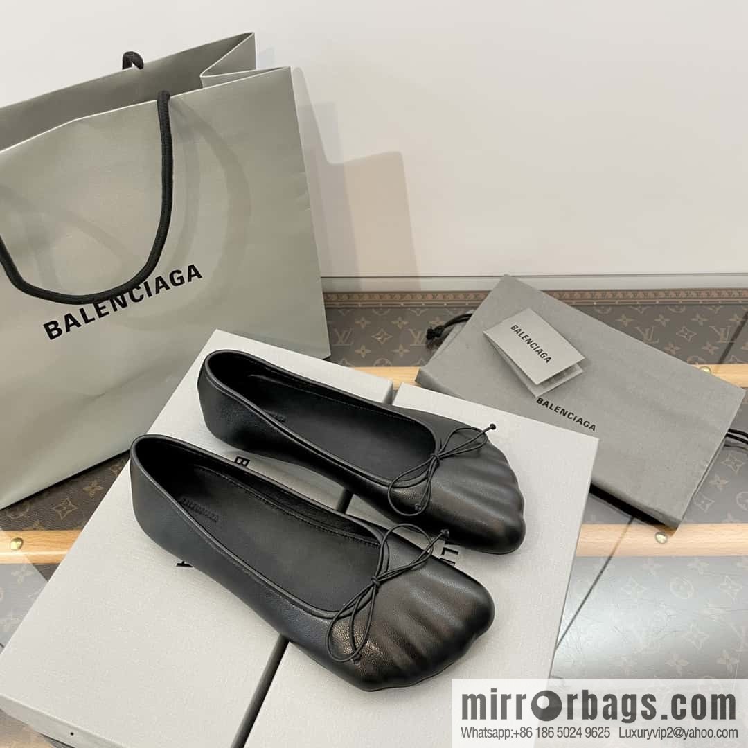 𝐁𝐚𝐥𝐞𝐧𝐜𝐢𝐚𝐠𝐚||𝟐𝟎𝟐𝟑 Balenciaga's new five-finger ballet shoes