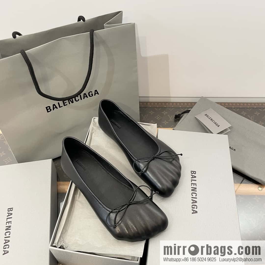 𝐁𝐚𝐥𝐞𝐧𝐜𝐢𝐚𝐠𝐚||𝟐𝟎𝟐𝟑 Balenciaga's new five-finger ballet shoes