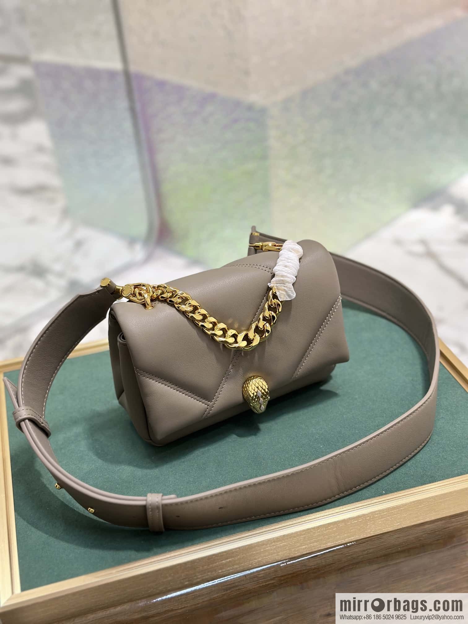 BVLGARI Bulgari SERPENTI CABOCHON series mini crossbody bag Model: 291085