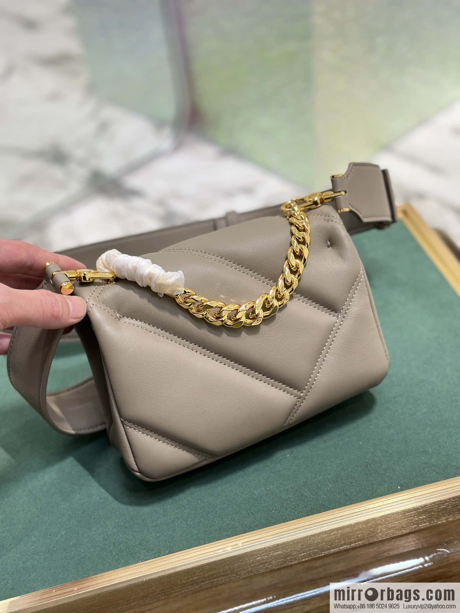 BVLGARI Bulgari SERPENTI CABOCHON series mini crossbody bag Model: 291085