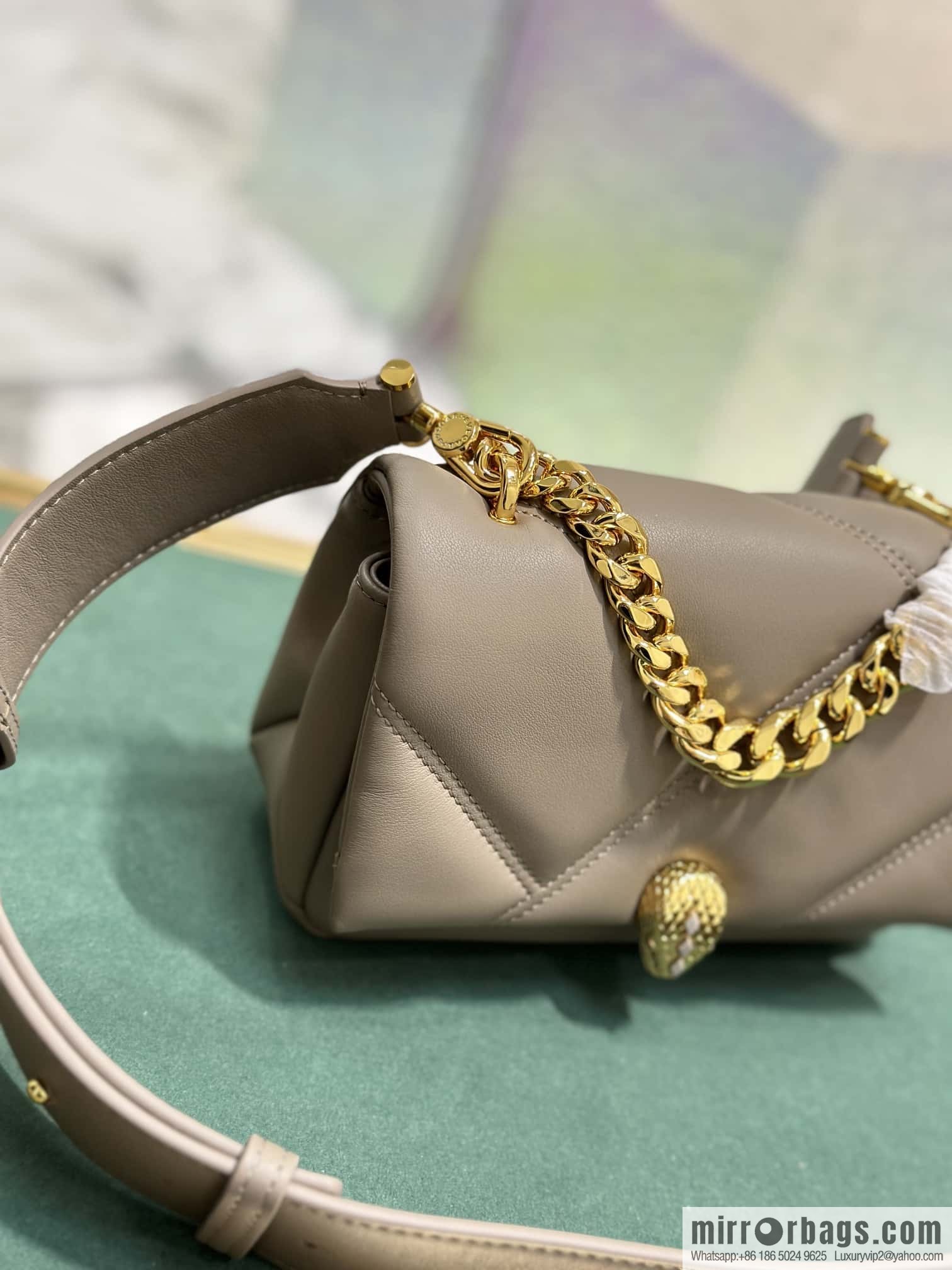 BVLGARI Bulgari SERPENTI CABOCHON series mini crossbody bag Model: 291085