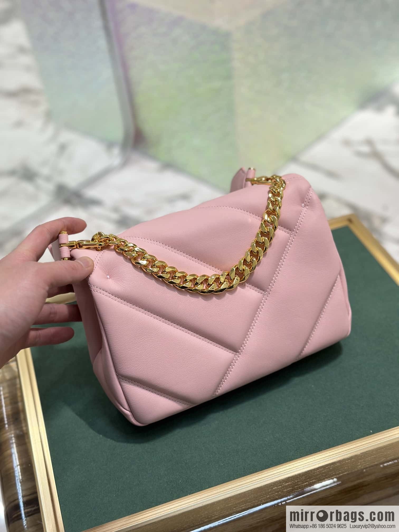 BVLGARI Bulgari SERPENTI CABOCHON series mini crossbody bag Model: 291088