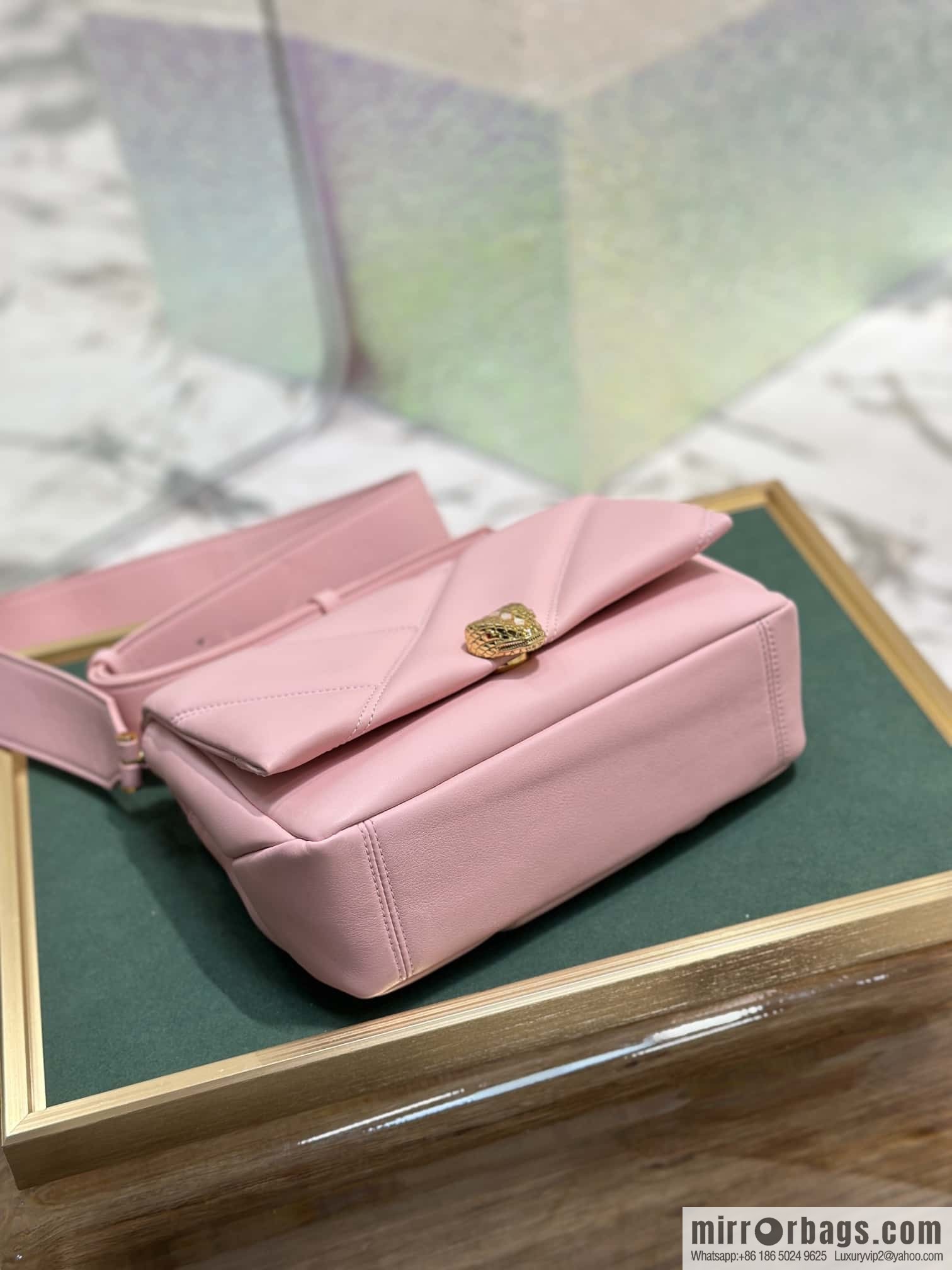 BVLGARI Bulgari SERPENTI CABOCHON series mini crossbody bag Model: 291088
