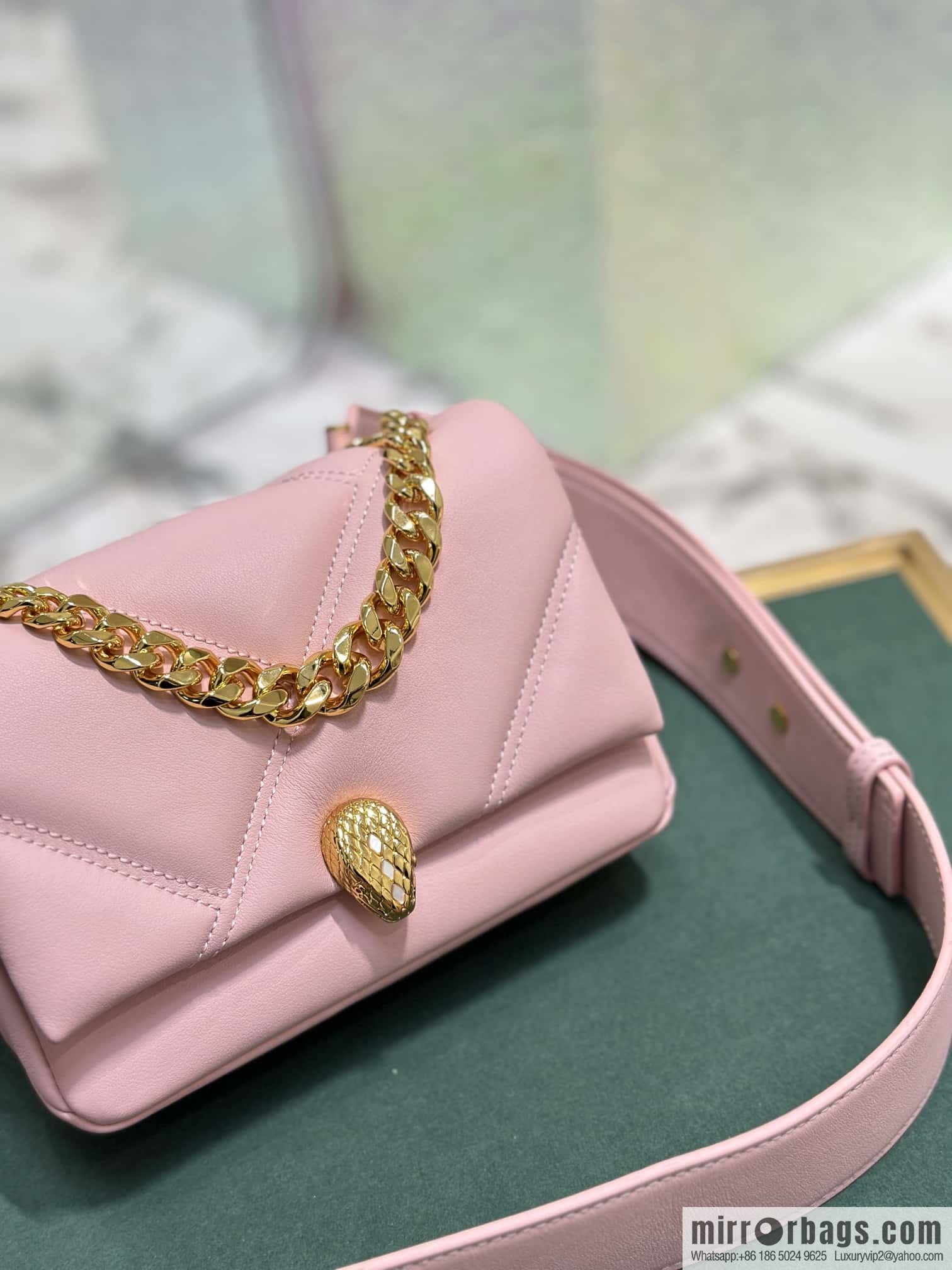BVLGARI Bulgari SERPENTI CABOCHON series mini crossbody bag Model: 291085