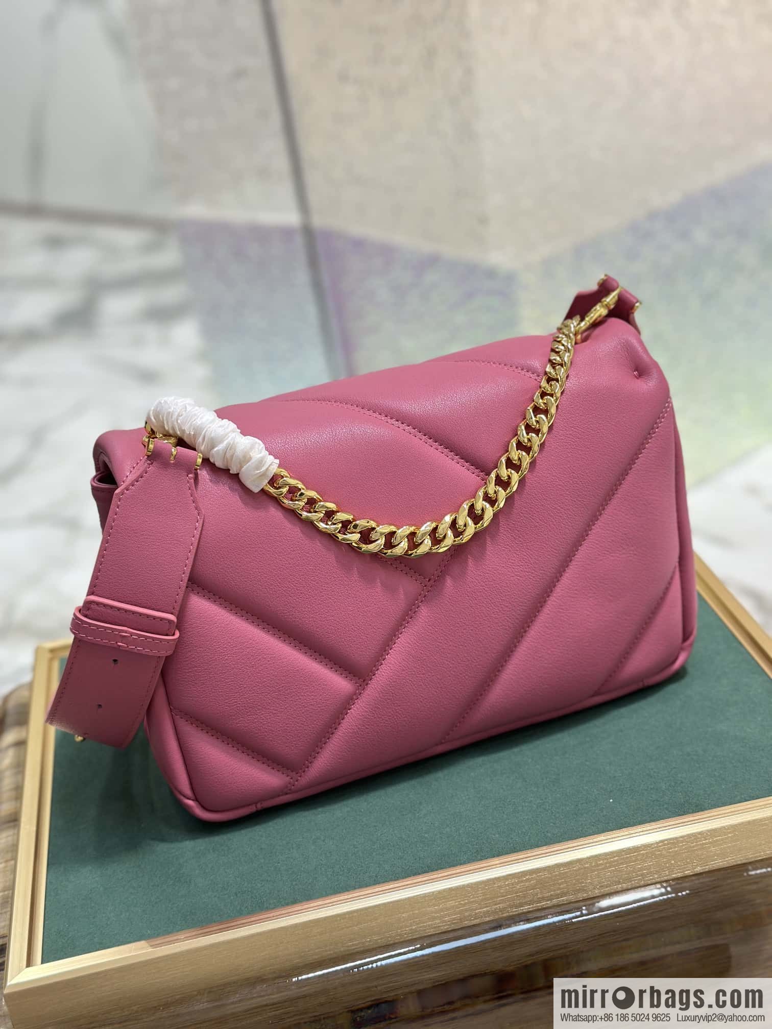 BVLGARI Bulgari SERPENTI CABOCHON series mini crossbody bag Model: 291223