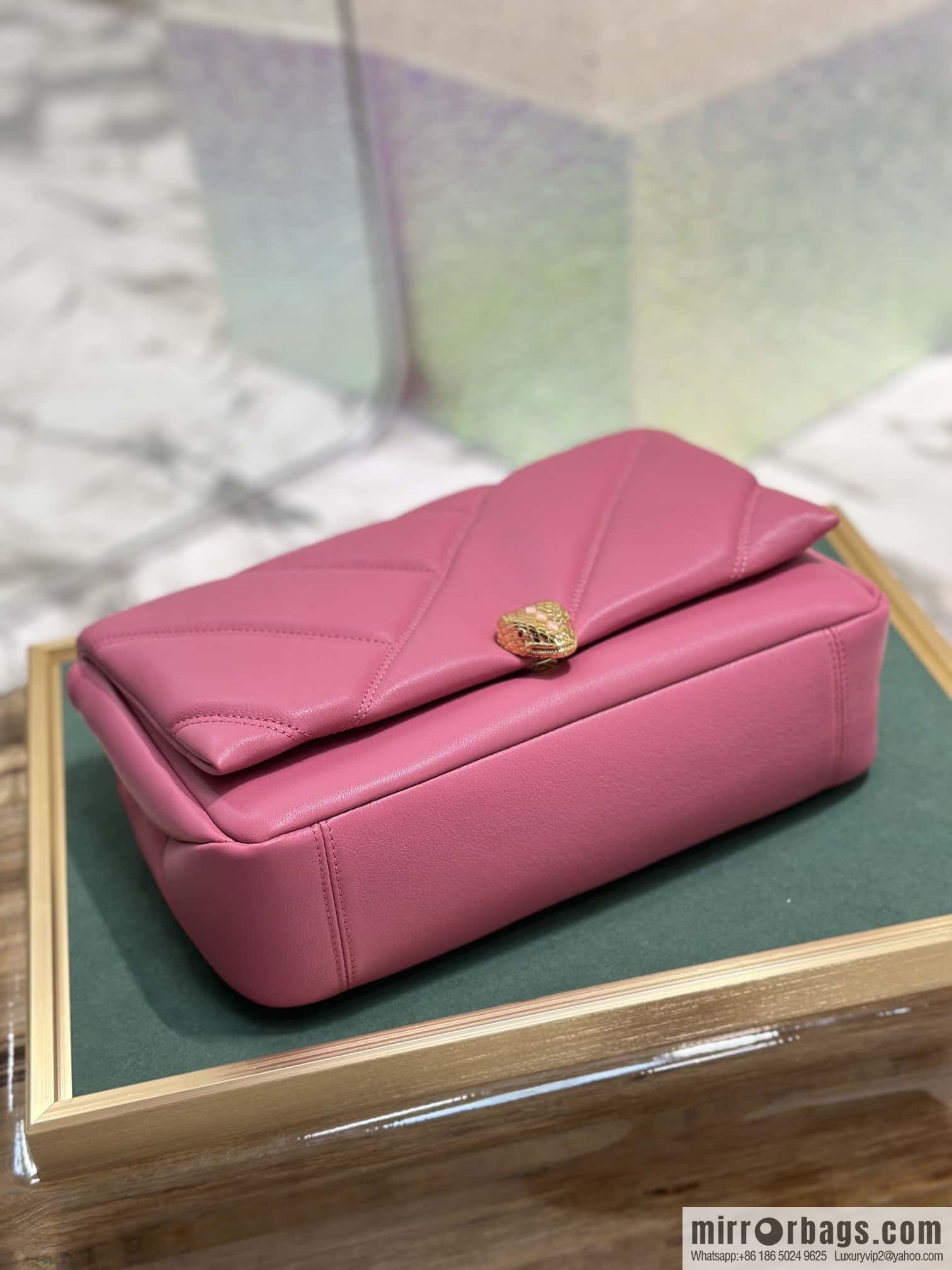BVLGARI Bulgari SERPENTI CABOCHON series mini crossbody bag Model: 291223