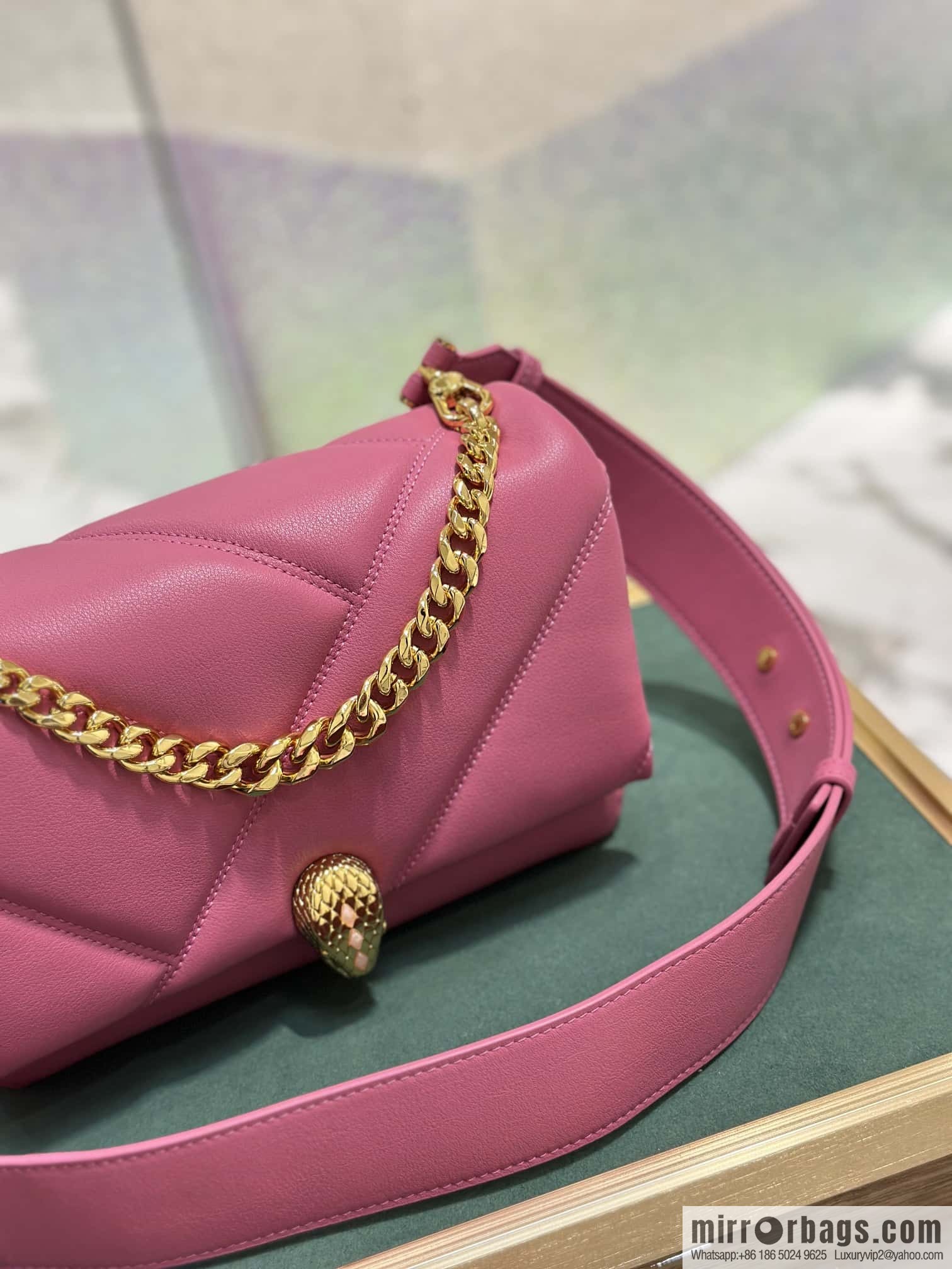 BVLGARI Bulgari SERPENTI CABOCHON series mini crossbody bag Model: 291088