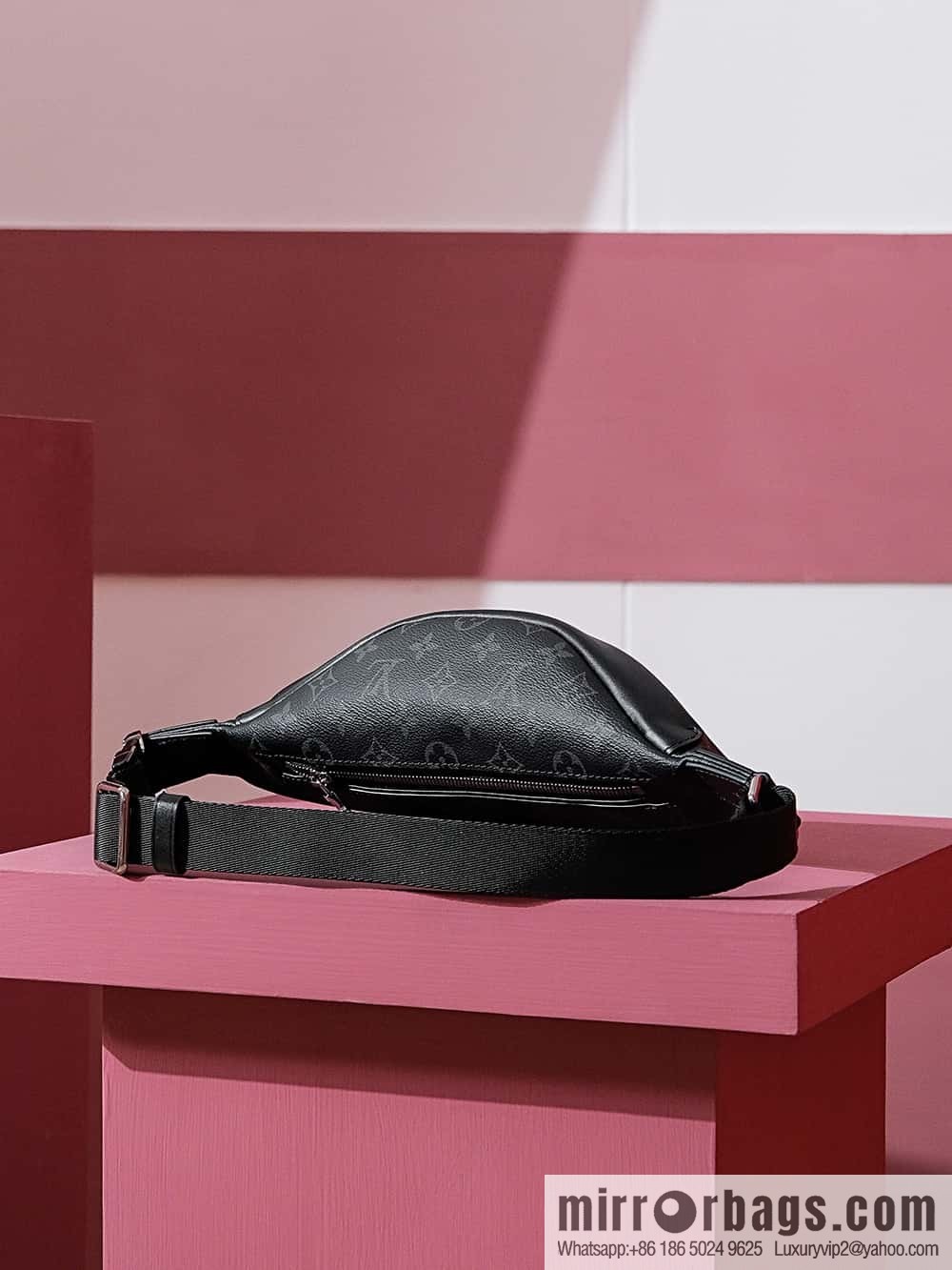 LV Discovery Bumbag PM M46035