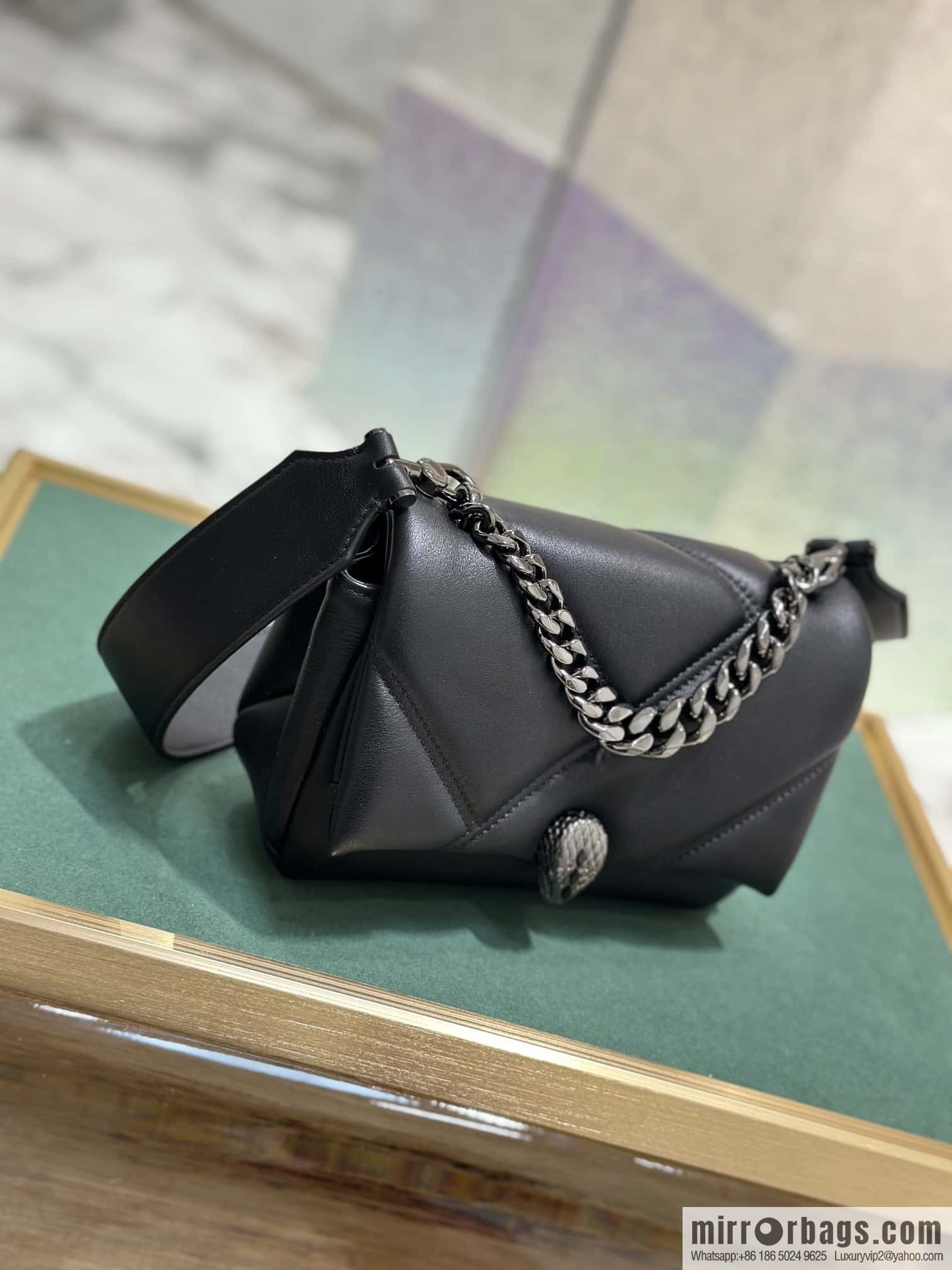 BVLGARI Bulgari SERPENTI CABOCHON series mini crossbody bag Model: 291085