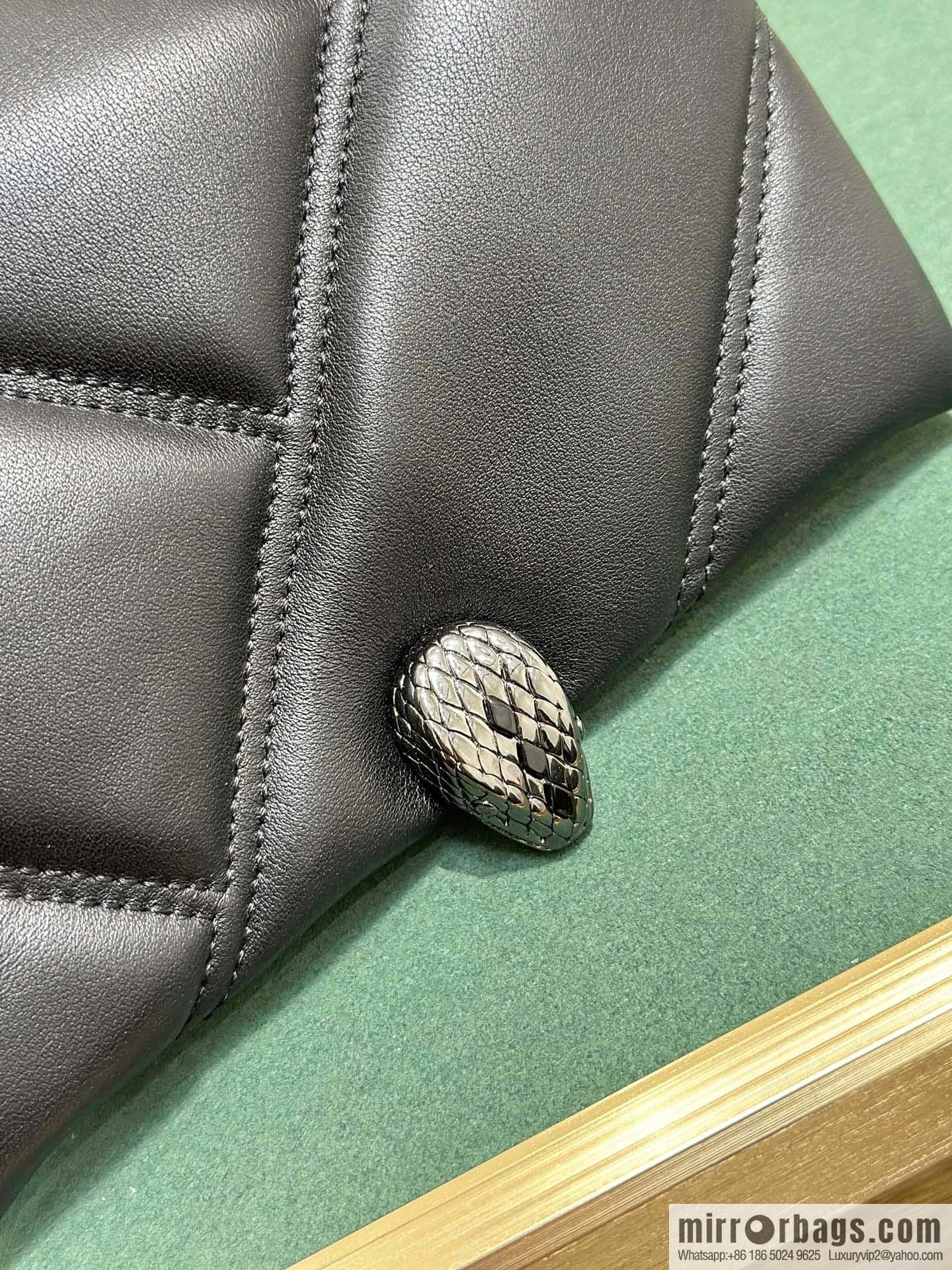 BVLGARI Bulgari SERPENTI CABOCHON series mini crossbody bag Model: 291085