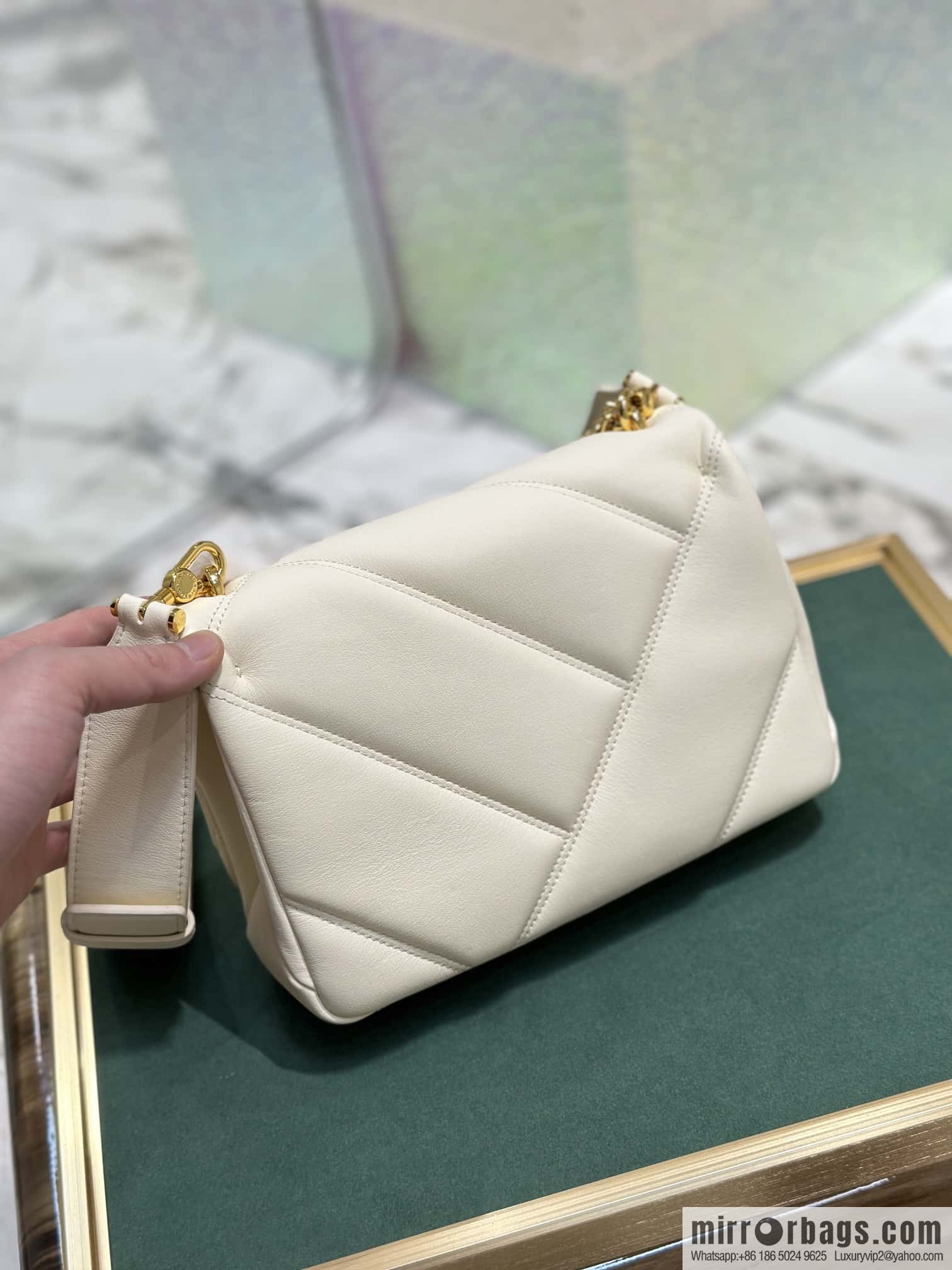 BVLGARI Bulgari SERPENTI CABOCHON series mini crossbody bag Model: 291088