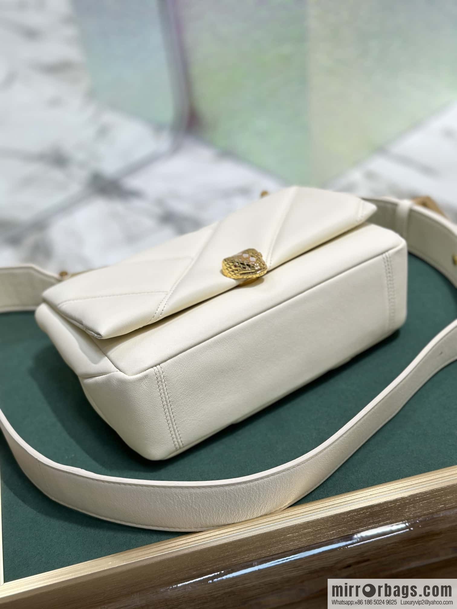 BVLGARI Bulgari SERPENTI CABOCHON series mini crossbody bag Model: 291088