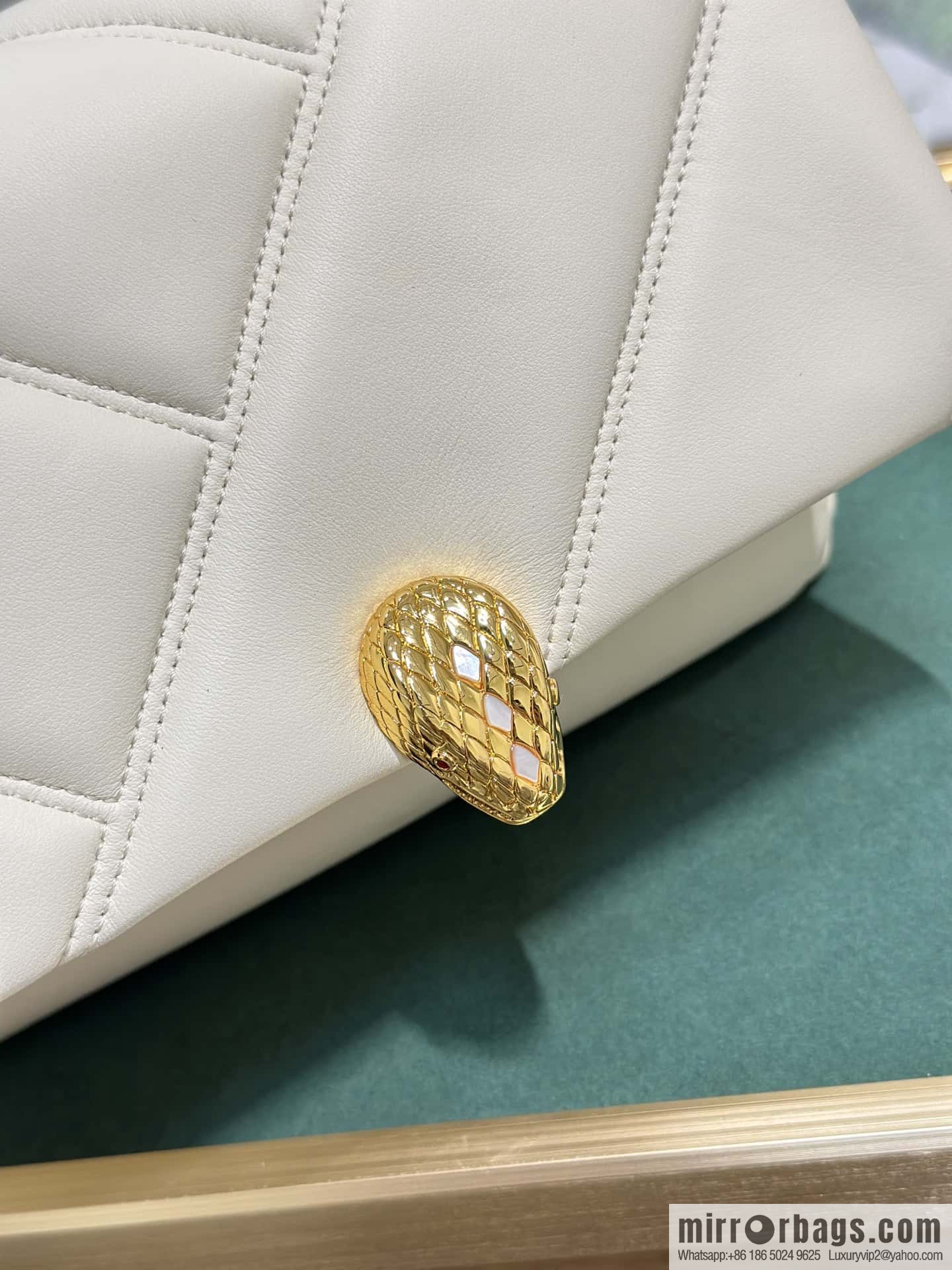 BVLGARI Bulgari SERPENTI CABOCHON series mini crossbody bag Model: 291088
