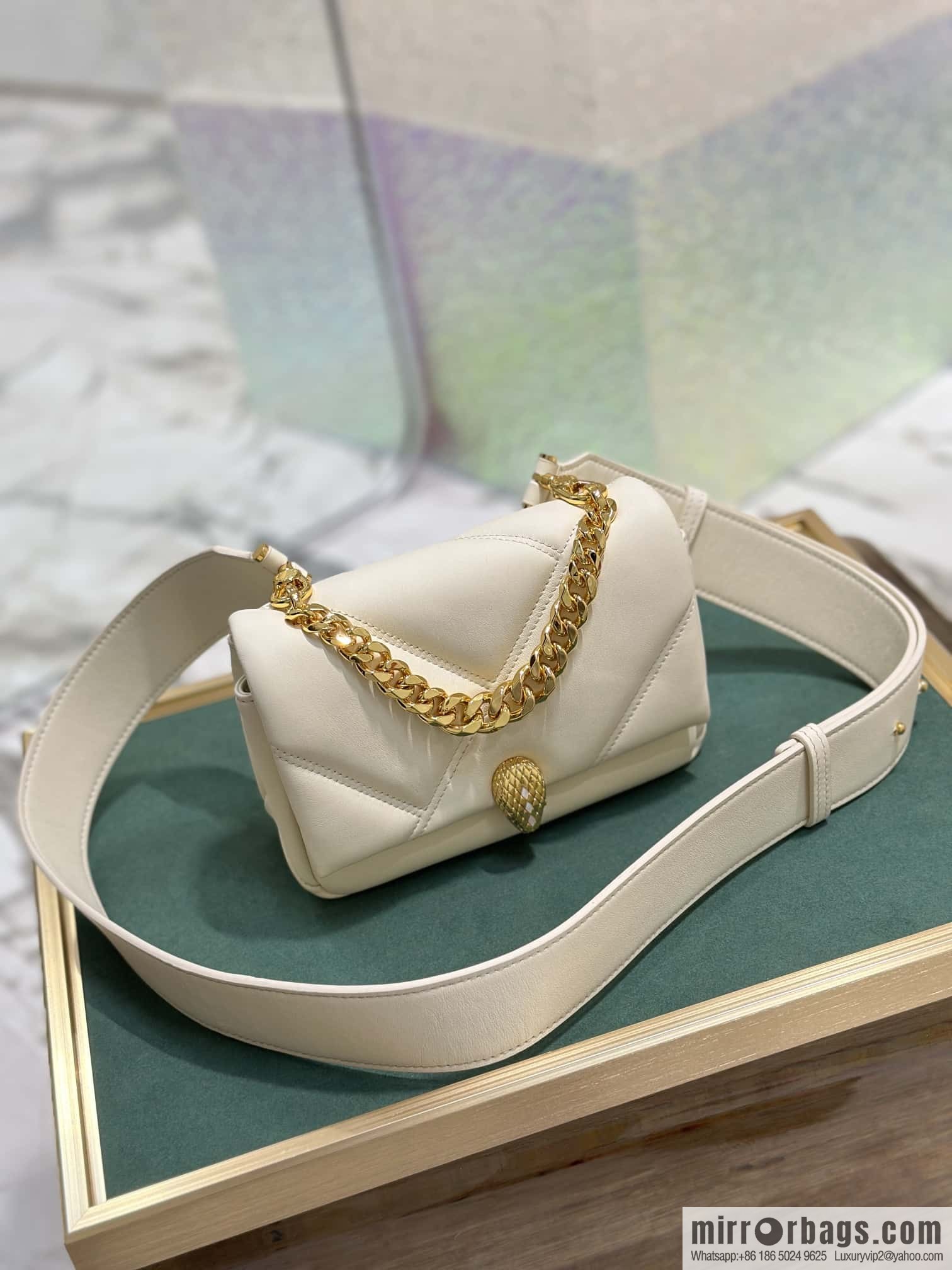BVLGARI Bulgari SERPENTI CABOCHON series mini crossbody bag Model: 291085