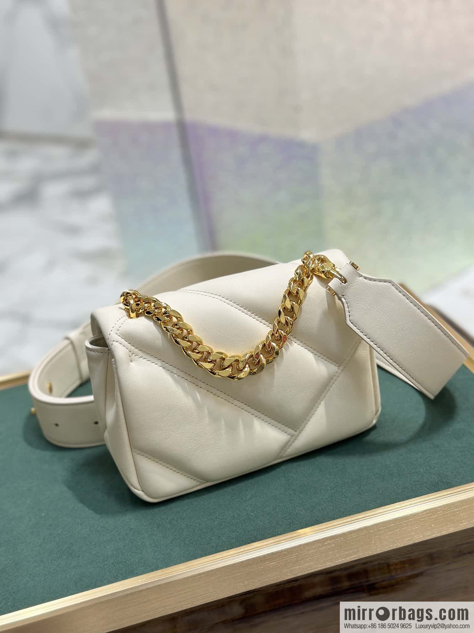 BVLGARI Bulgari SERPENTI CABOCHON series mini crossbody bag Model: 291085
