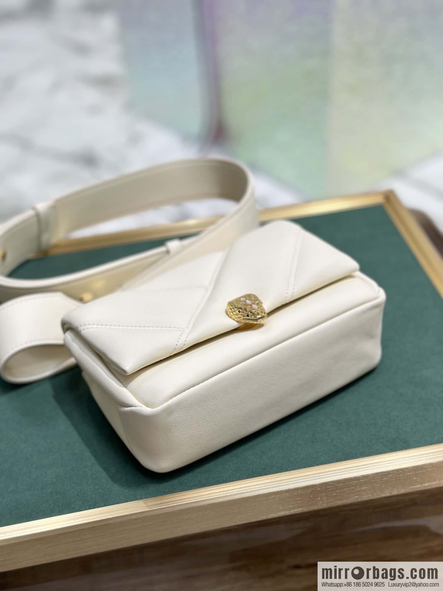 BVLGARI Bulgari SERPENTI CABOCHON series mini crossbody bag Model: 291085