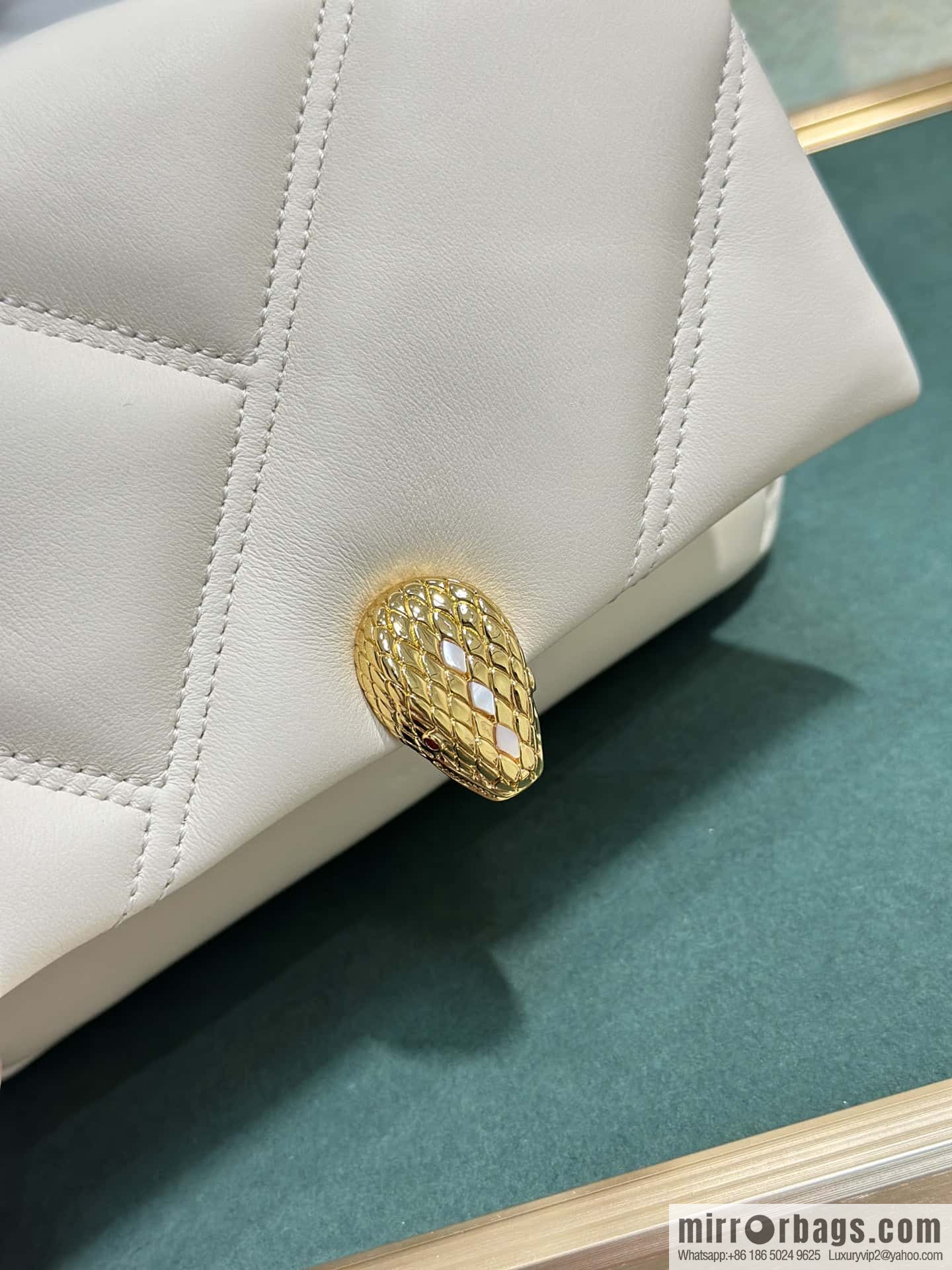 BVLGARI Bulgari SERPENTI CABOCHON series mini crossbody bag Model: 291085