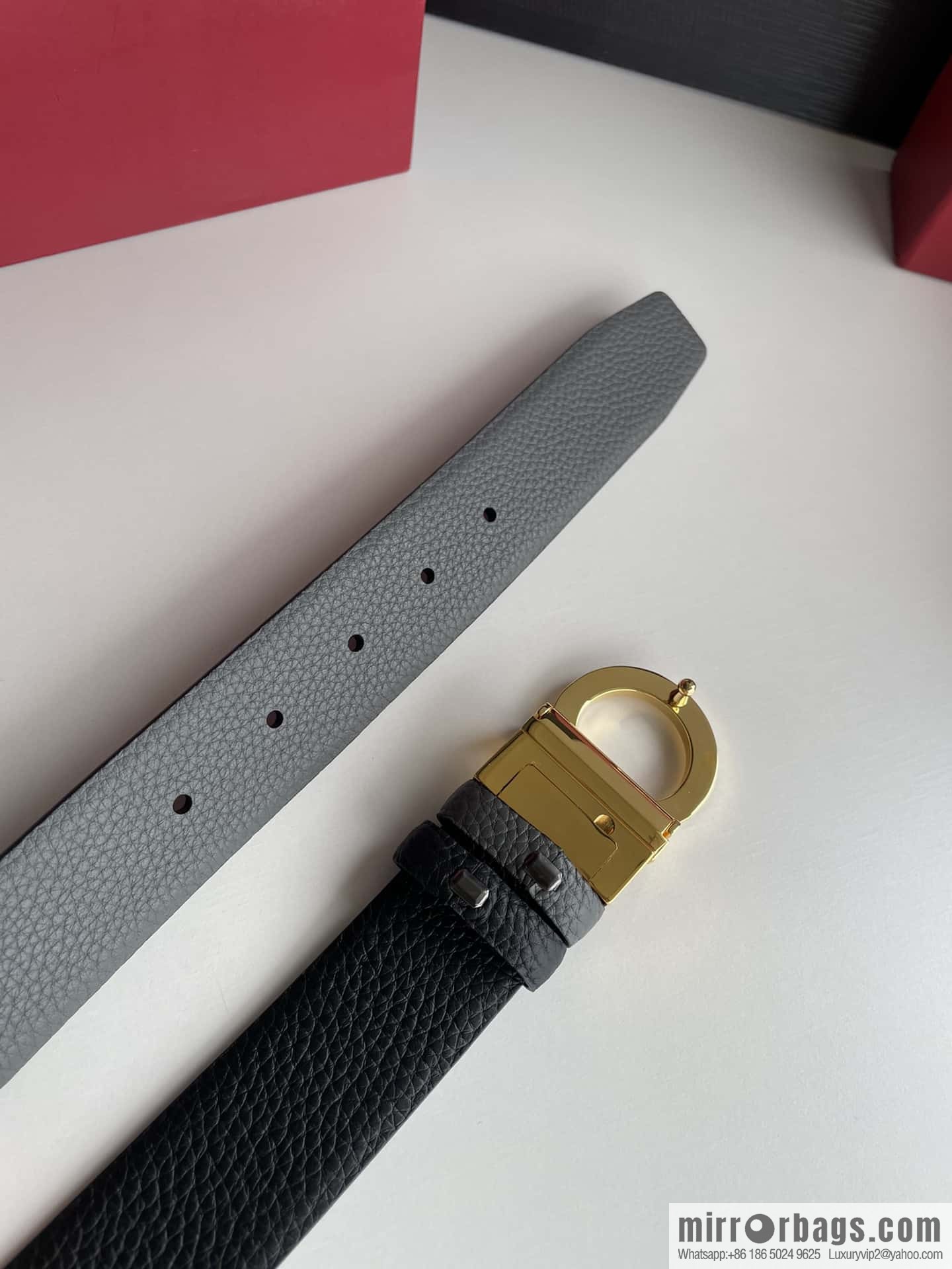 Salvatore Ferragamo Men's 3.5cm Exquisite Semicircular Horseshoe Metal Buckle Top Cowhide Double Sided Belt