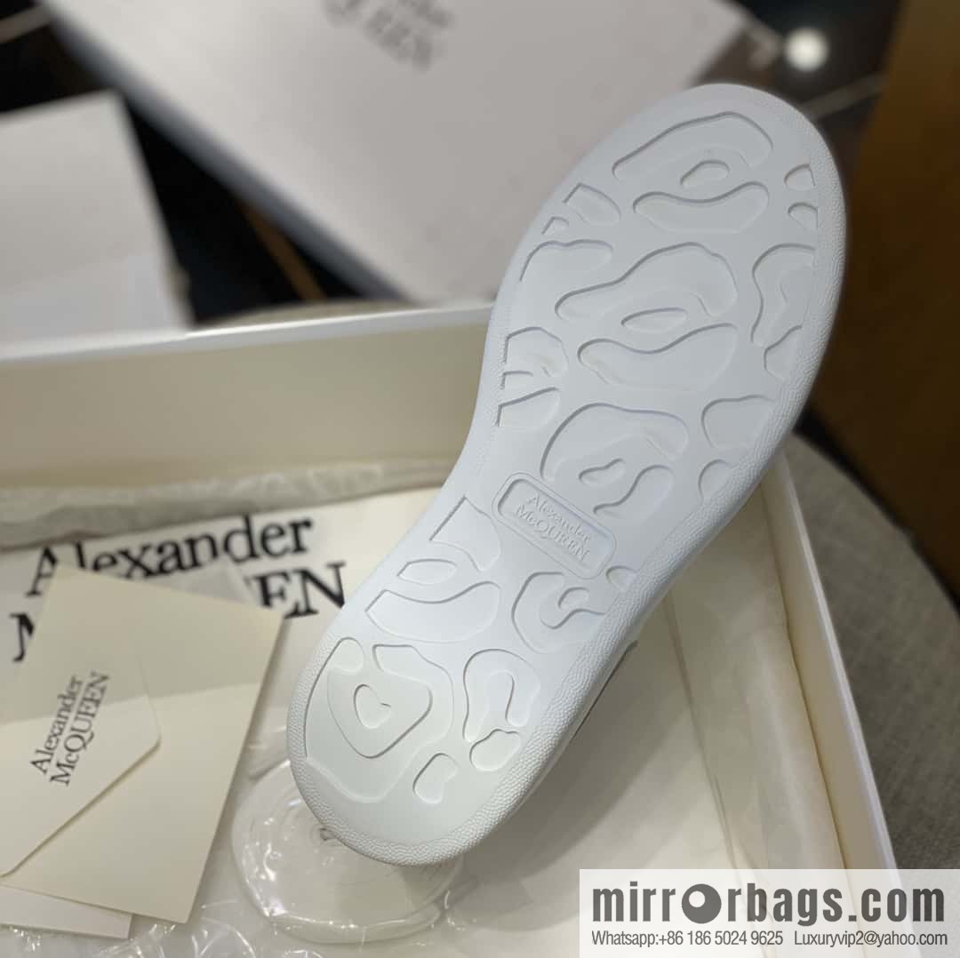 Alexander McQueen Silver Leather Tail, Same Sneakers for Men and Women
