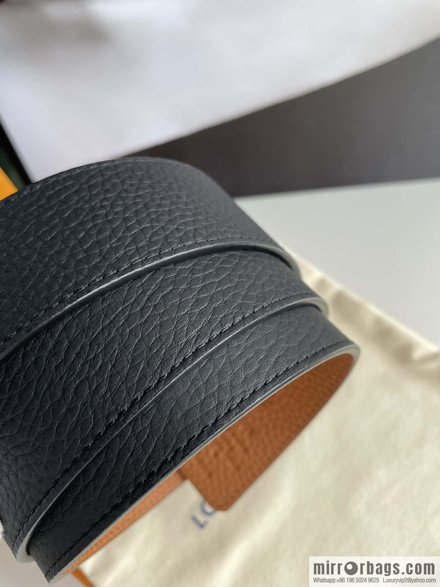 LOUIS VUITTON Louis Vuitton counter hanging buckle double-sided lychee lychee black/khaki belt
