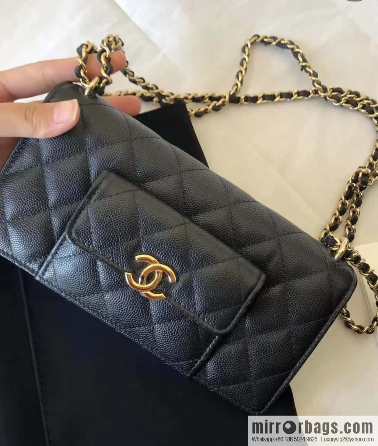 CHANEL 22A Advanced Handicraft Series WOC AP2830
