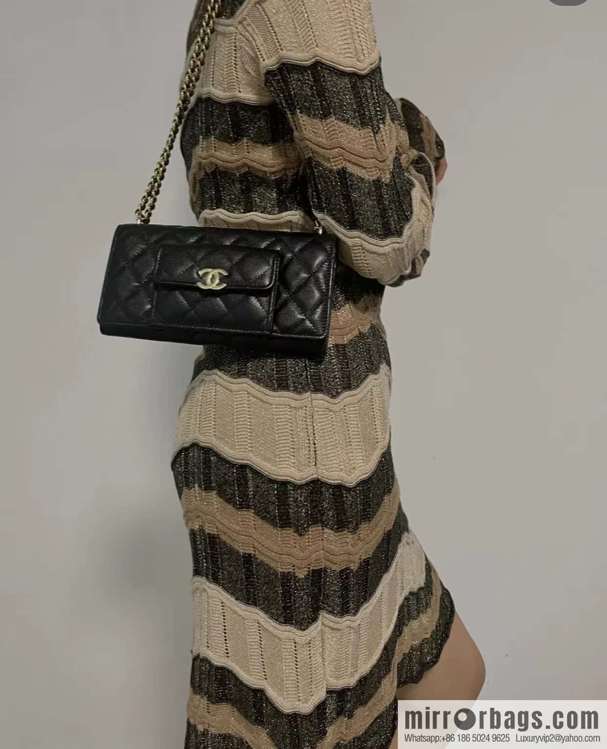 CHANEL 22A Advanced Handicraft Series WOC AP2830