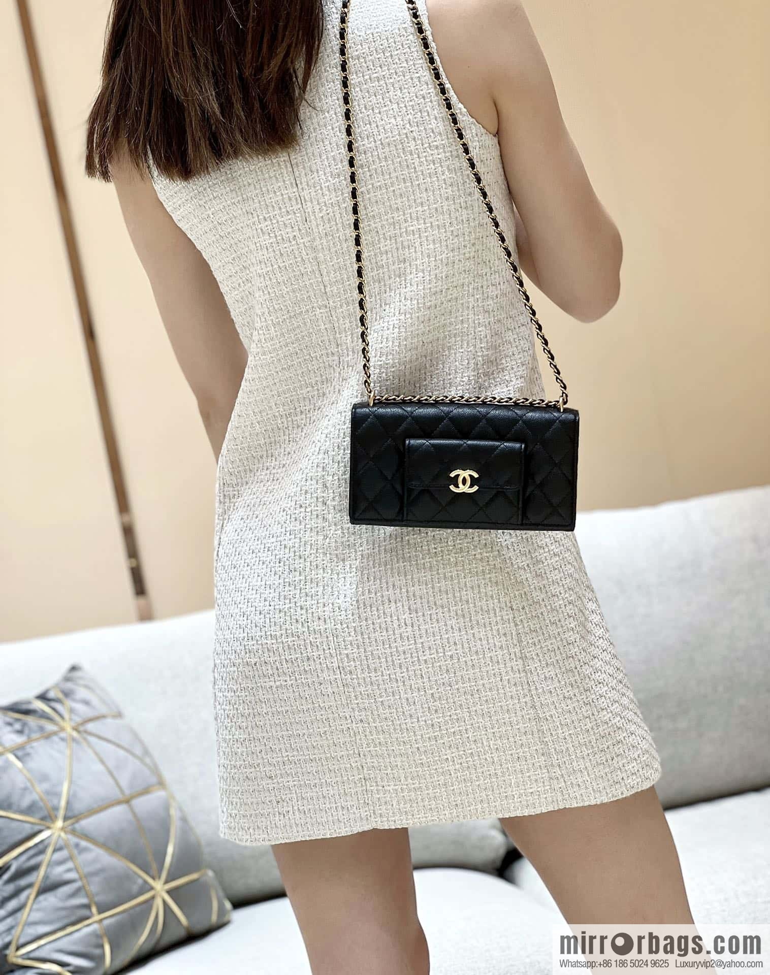 CHANEL 22A Advanced Handicraft Series WOC AP2830