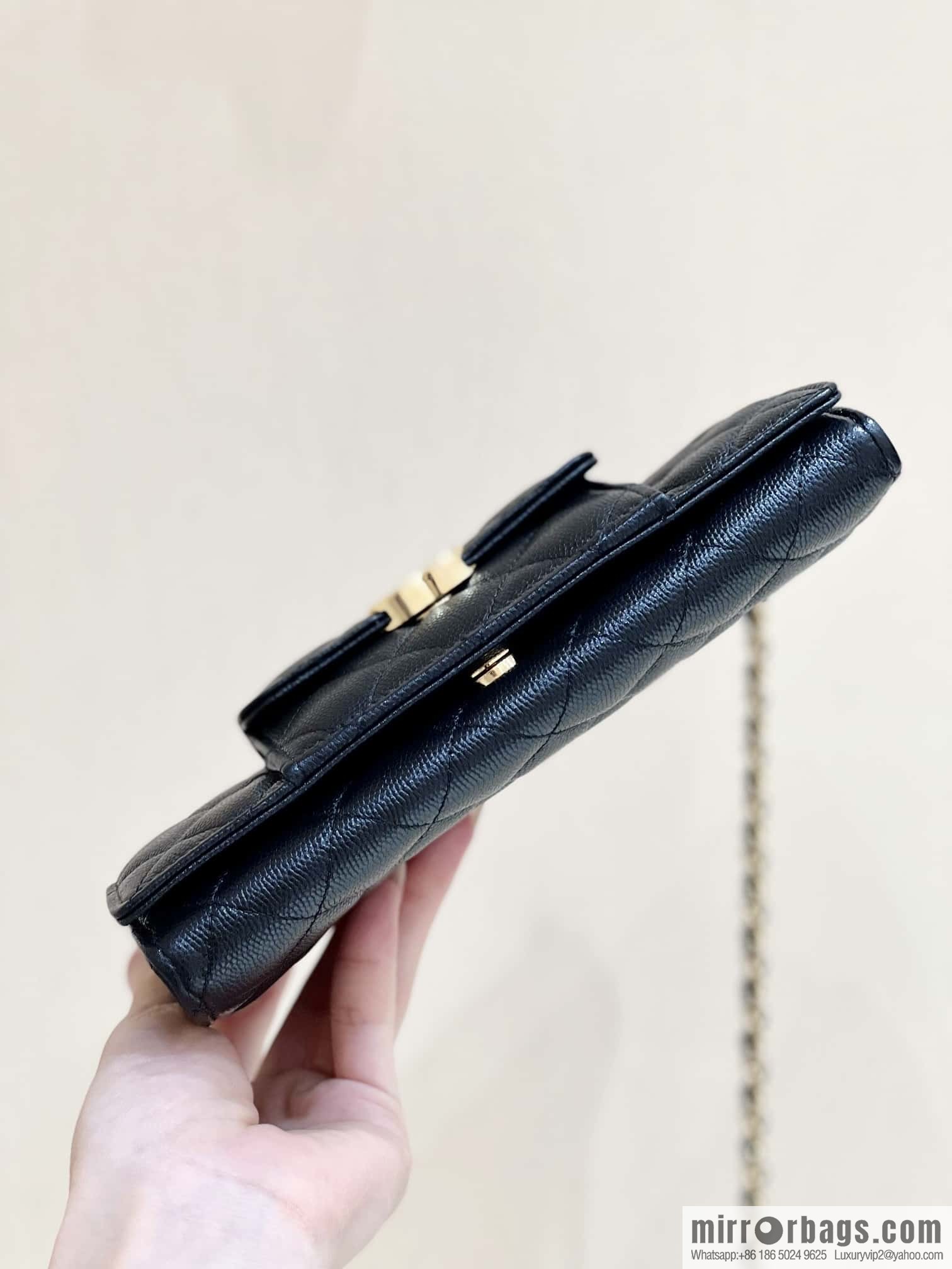 CHANEL 22A Advanced Handicraft Series WOC AP2830