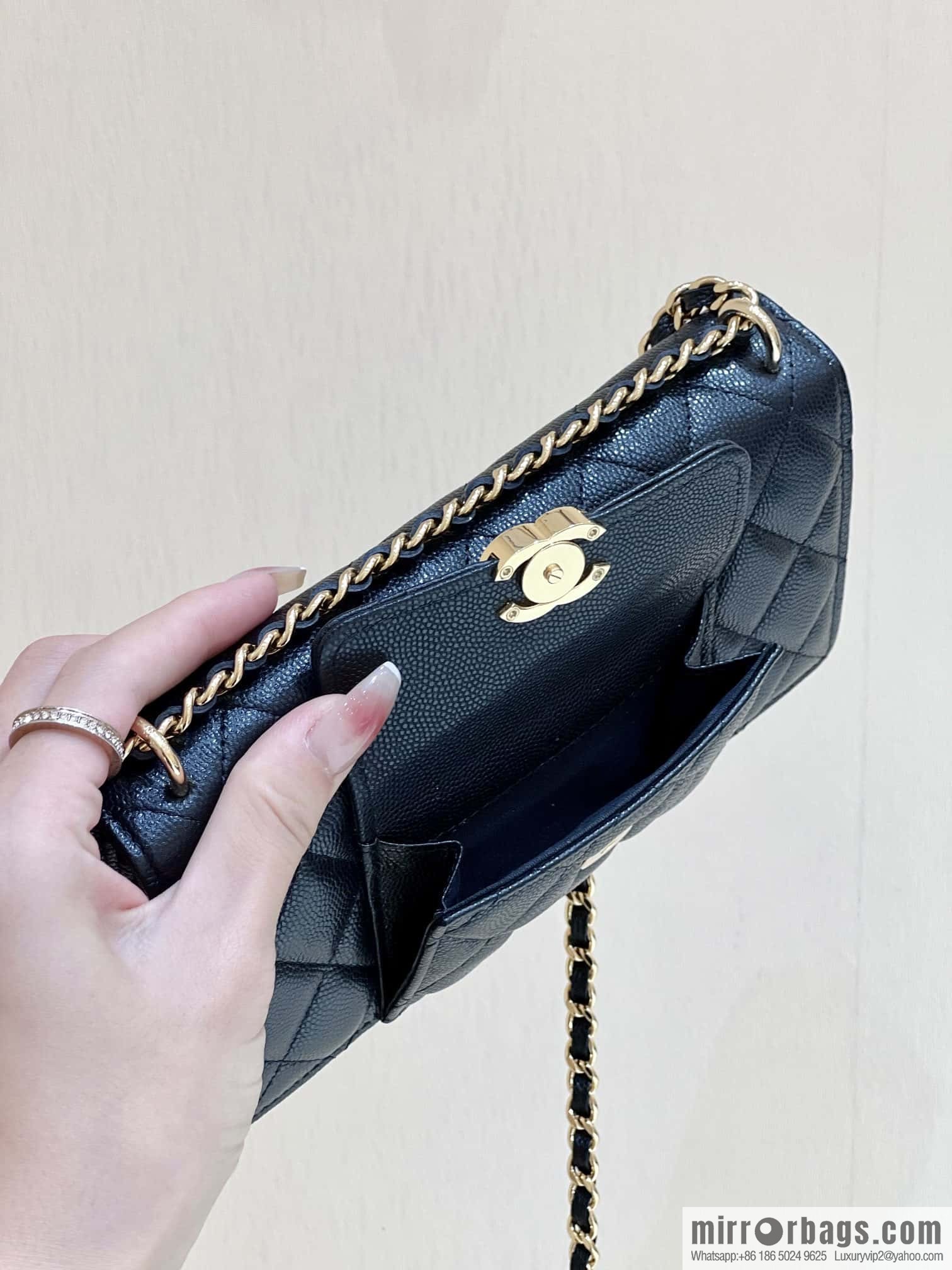 CHANEL 22A Advanced Handicraft Series WOC AP2830