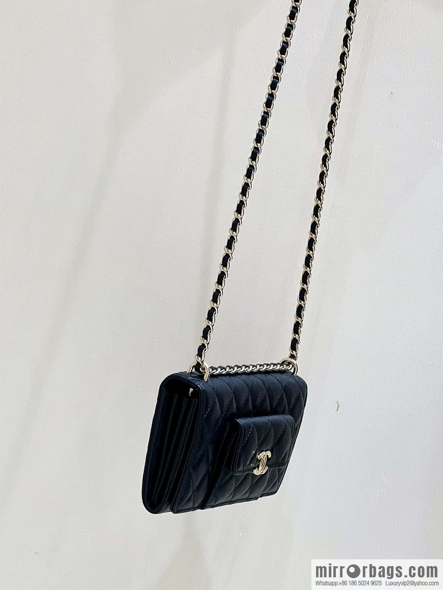 CHANEL 22A Advanced Handicraft Series WOC AP2830