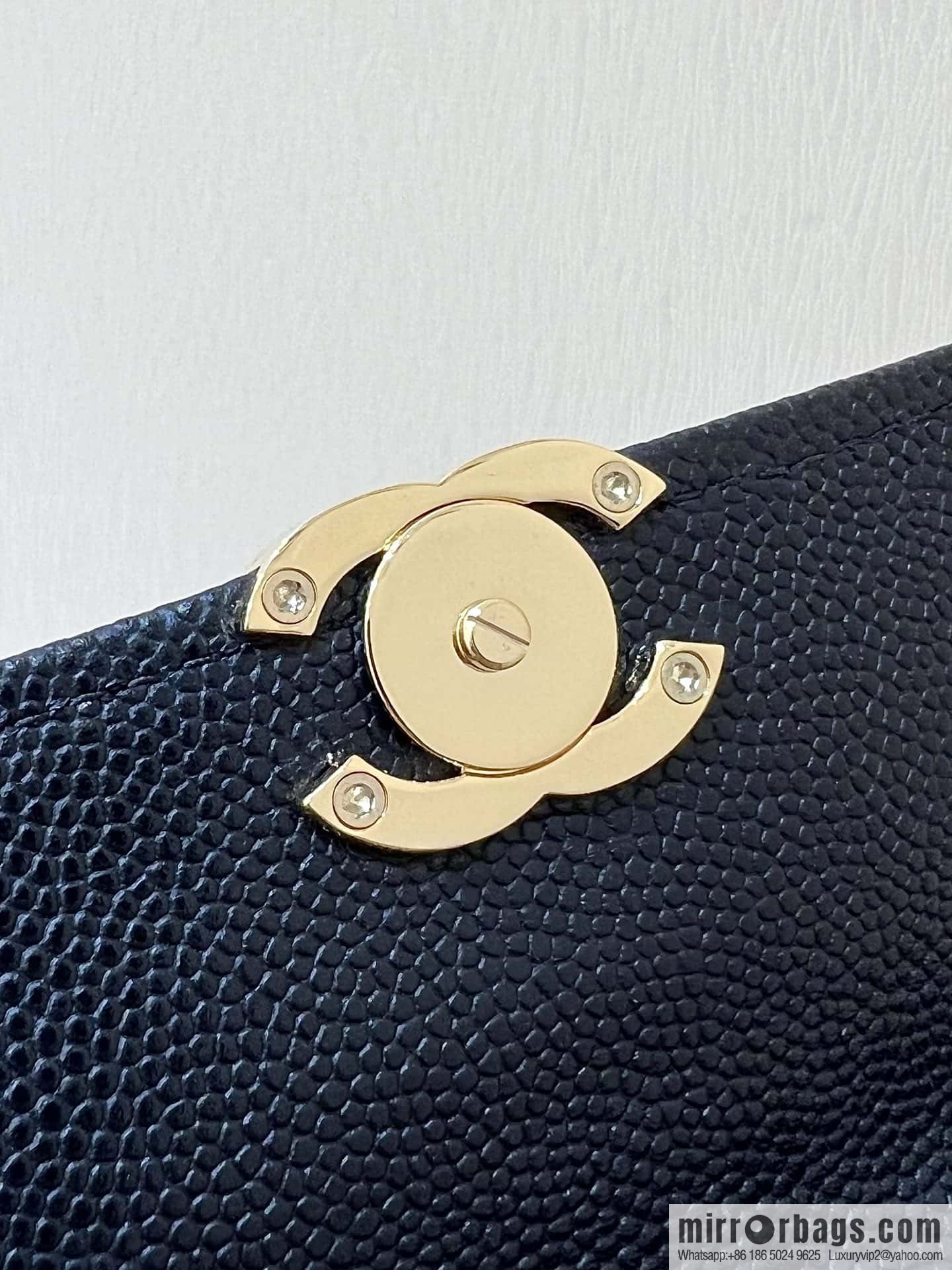 CHANEL 22A Advanced Handicraft Series WOC AP2830
