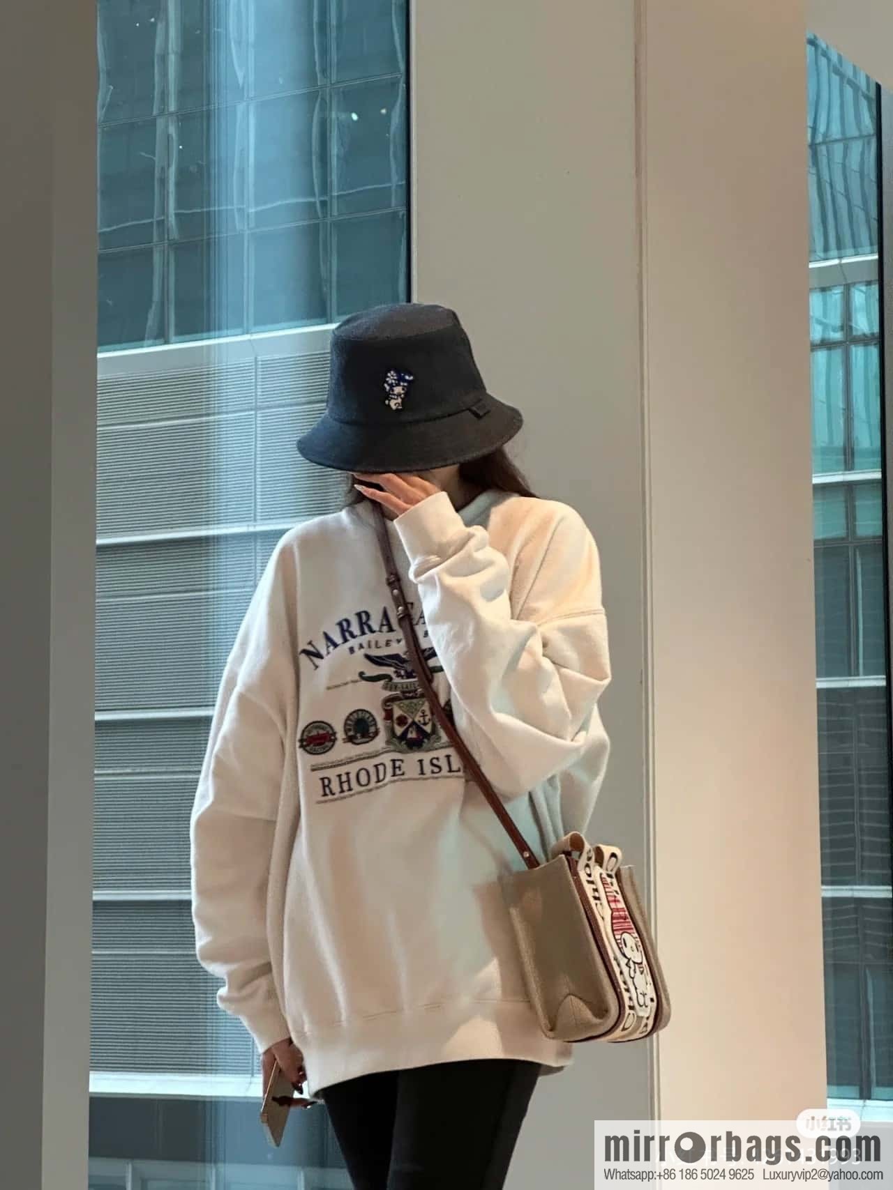 Chloe x My Melody joint, small Melody tote bag 26.5CM.