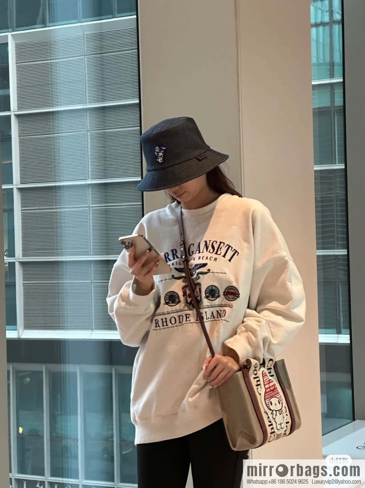 Chloe x My Melody joint, small Melody tote bag 26.5CM.