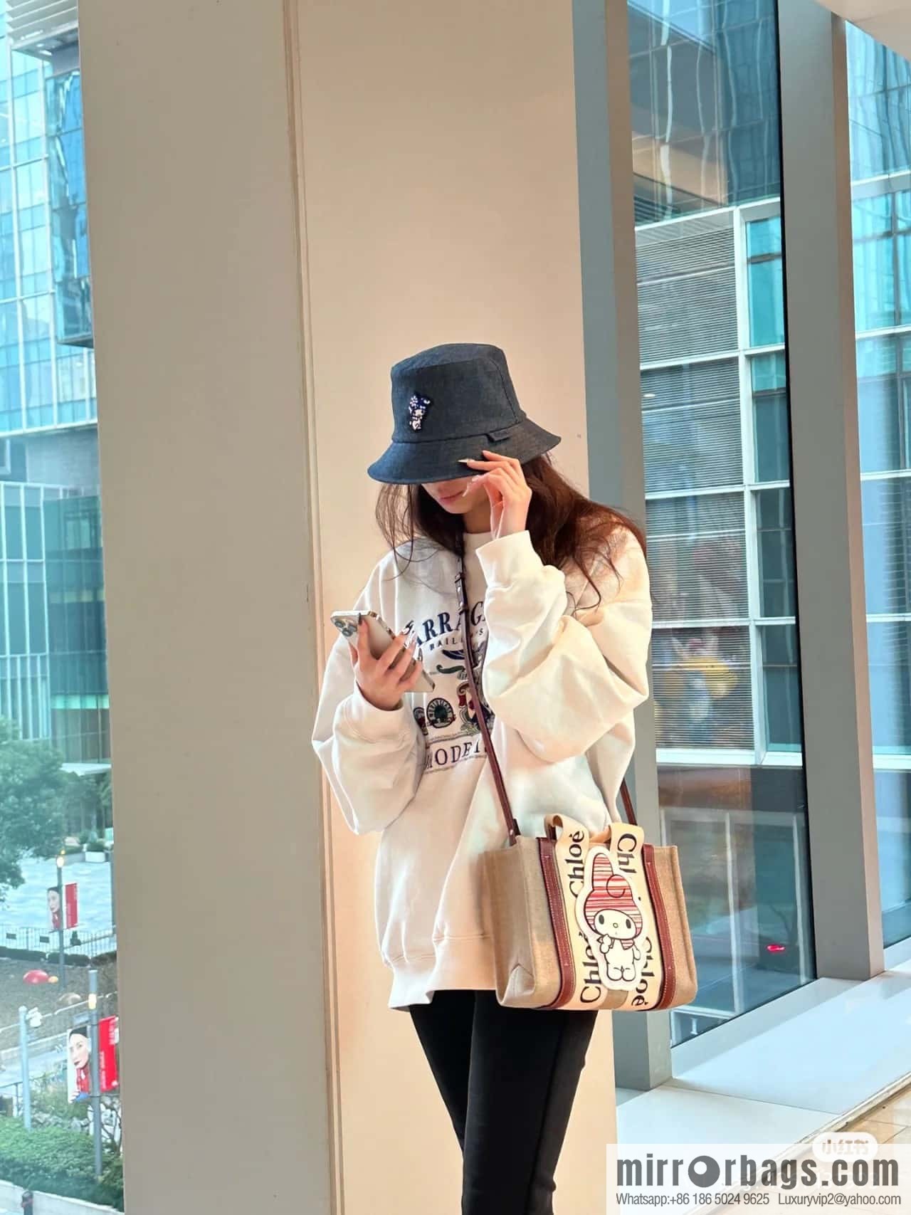 Chloe x My Melody joint, small Melody tote bag 26.5CM.