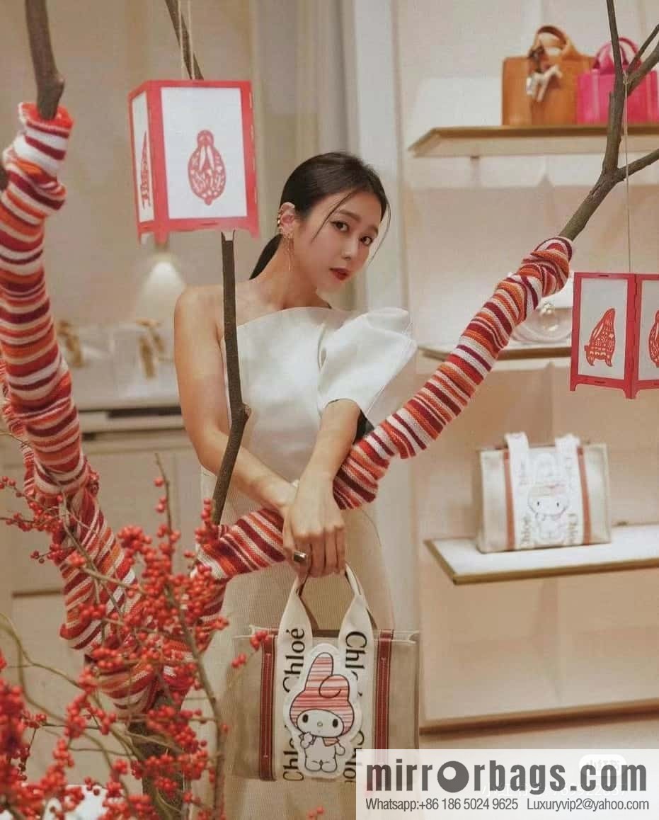 Chloe x My Melody joint, small Melody tote bag 26.5CM.