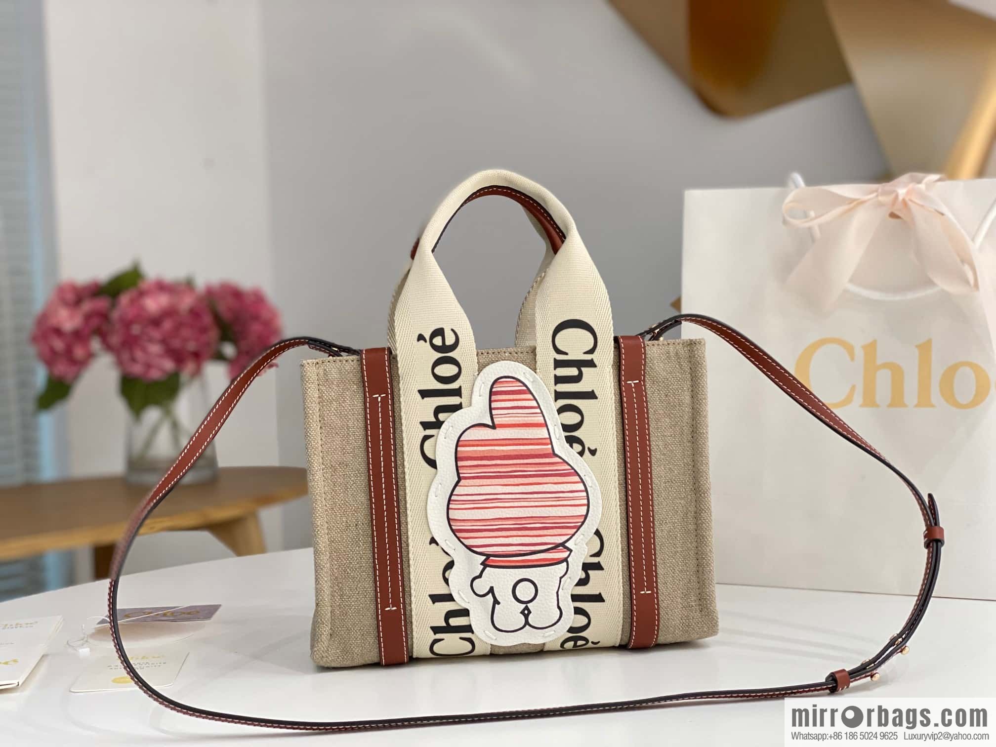 Chloe x My Melody joint, small Melody tote bag 26.5CM.