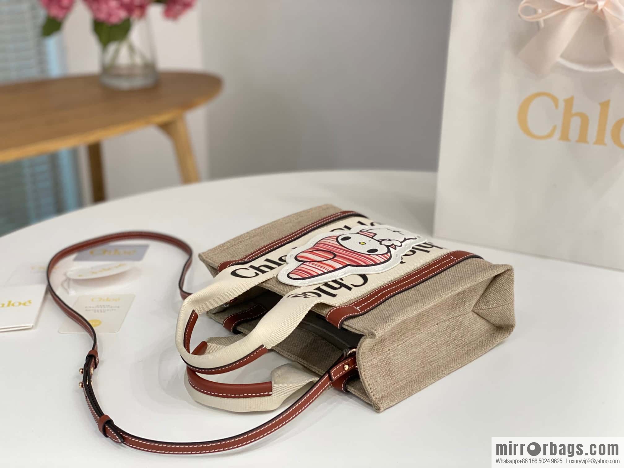 Chloe x My Melody joint, small Melody tote bag 26.5CM.