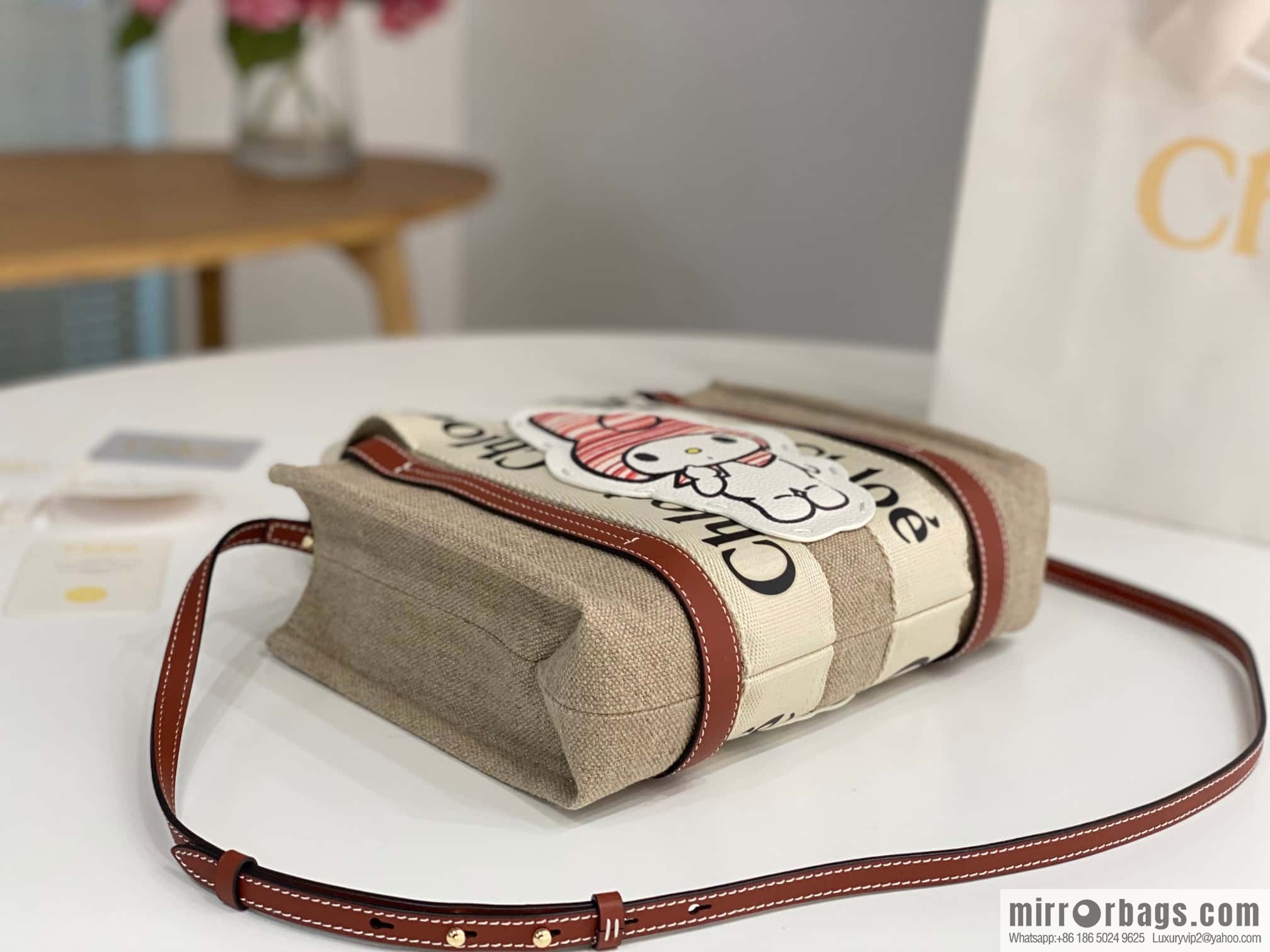 Chloe x My Melody joint, small Melody tote bag 26.5CM.