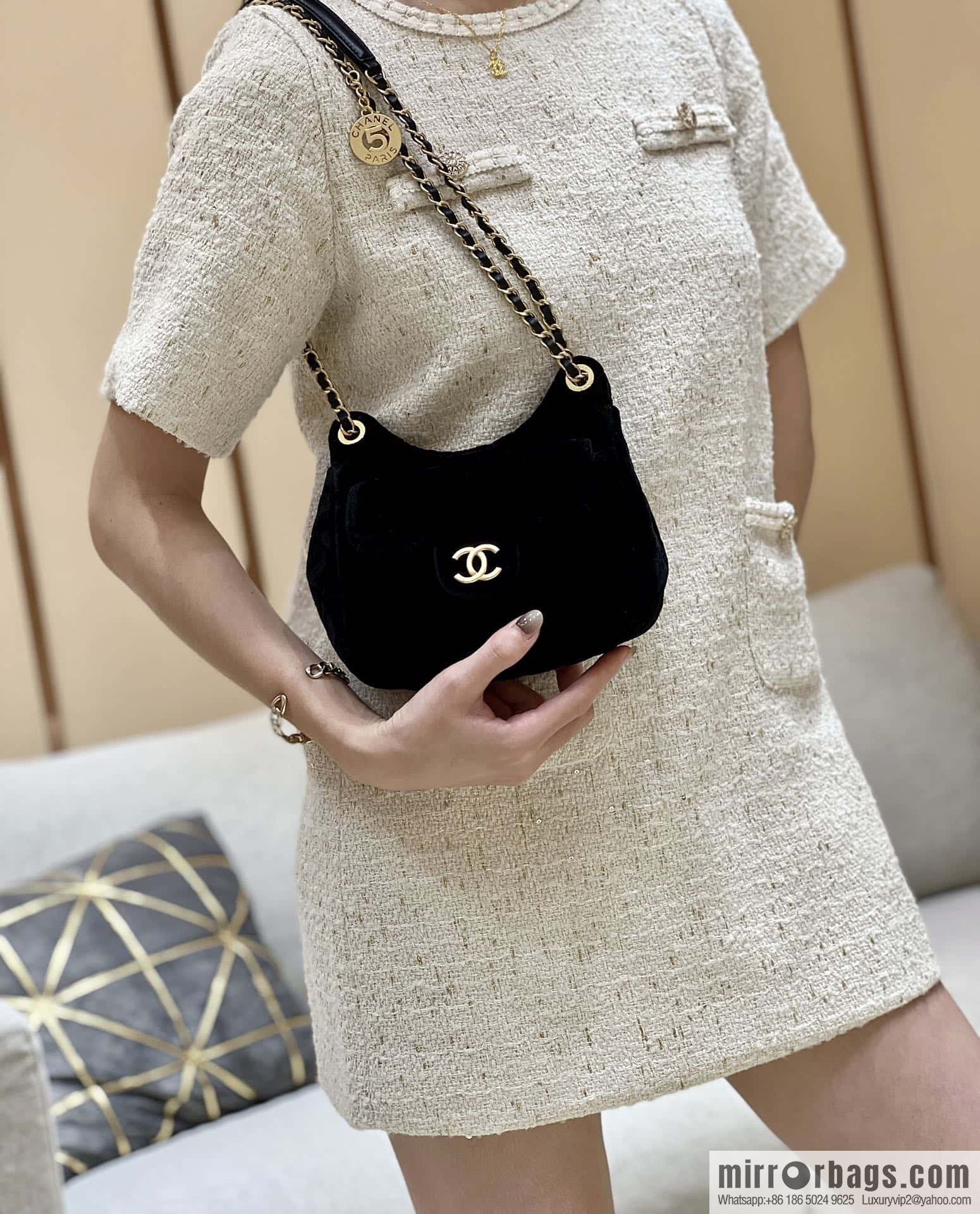 CHANEL 23B Velvet Tmall Genie AS4323 black