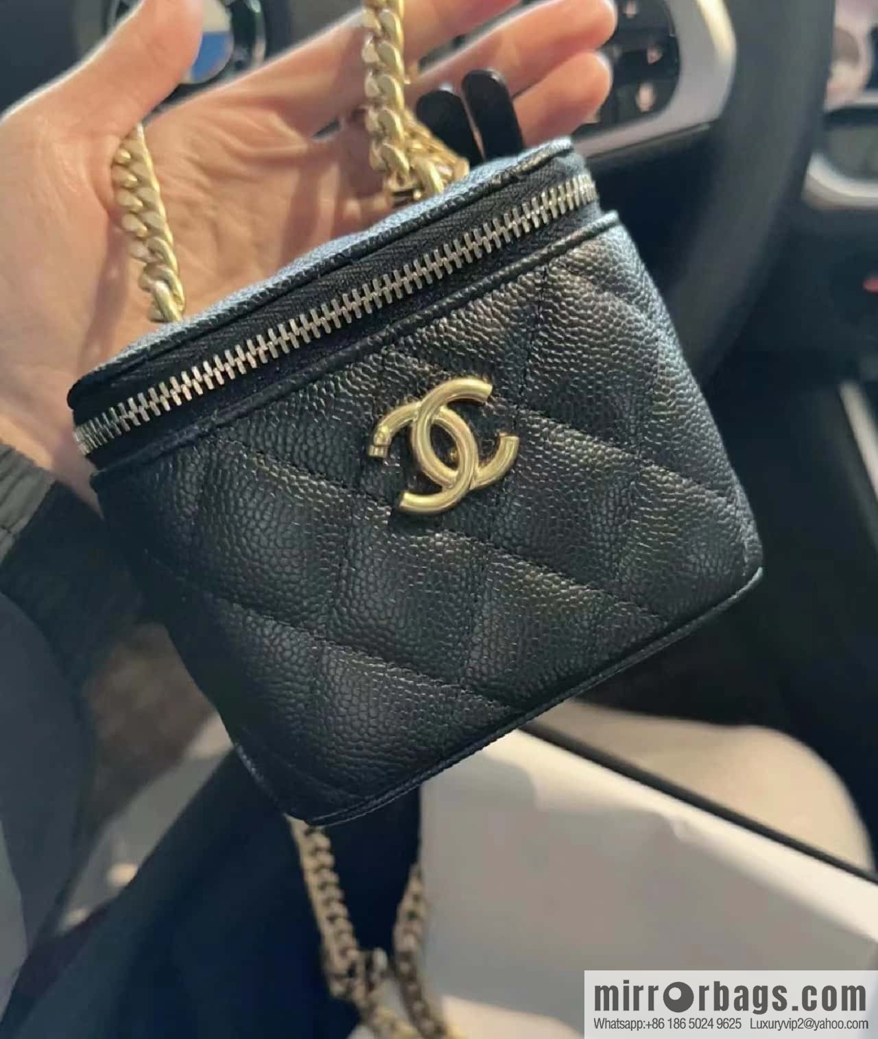 CHANEL 23P spring and summer trailer series, love adjustment buckle big popular lipstick bag AP3203 black