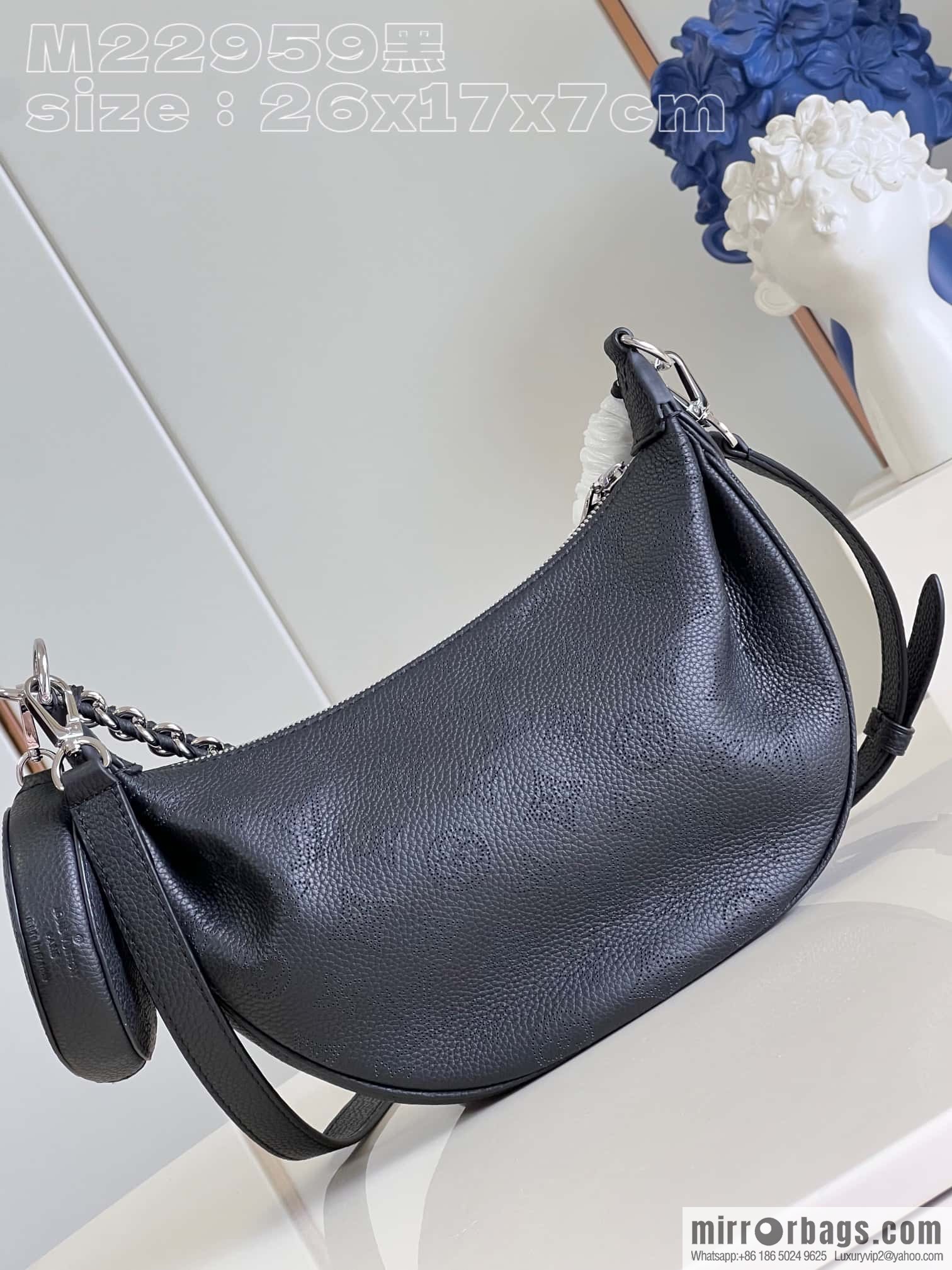 LV M22819 BAIA small handbag