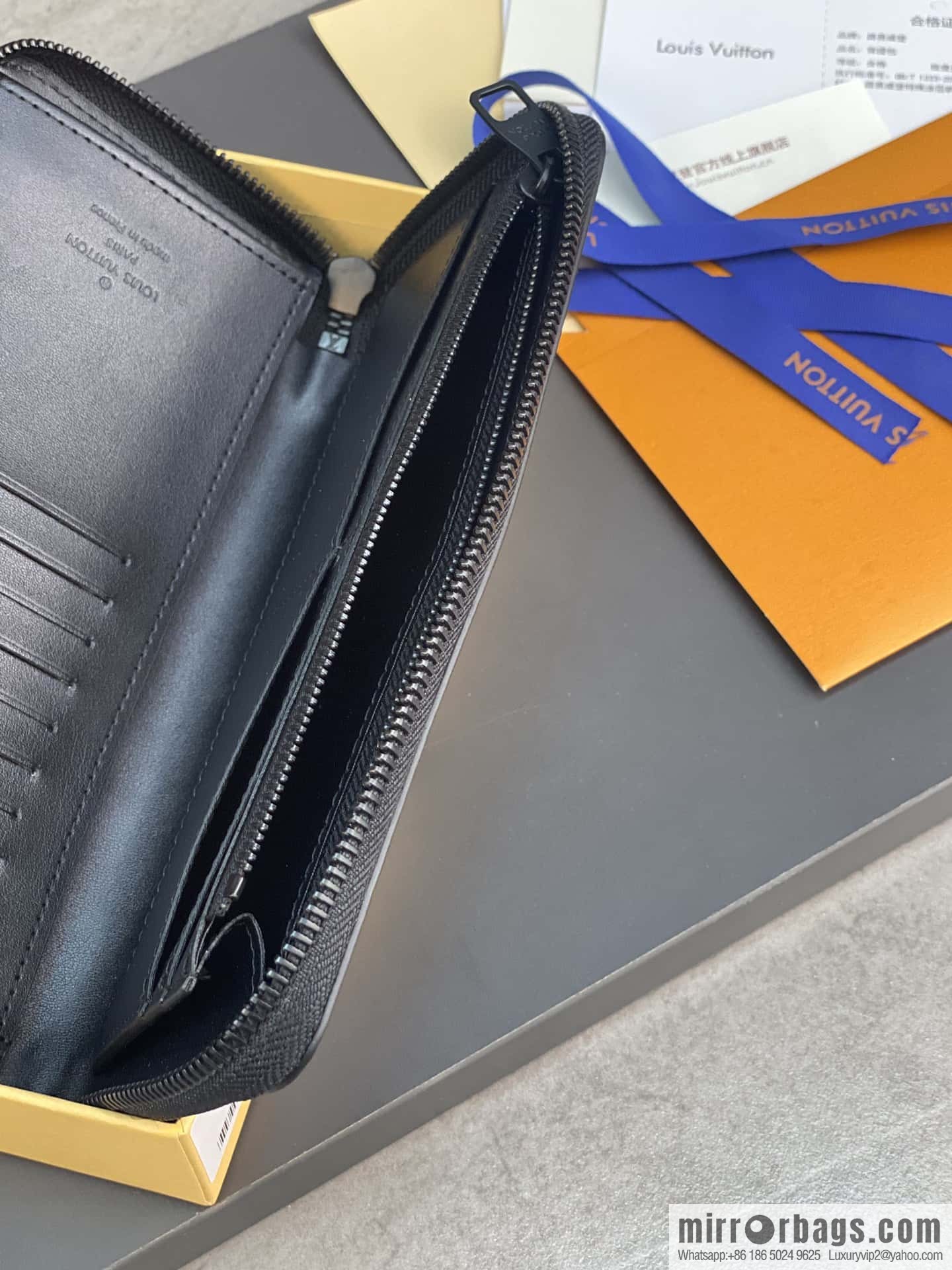 LV M81743 Zippy Wallet