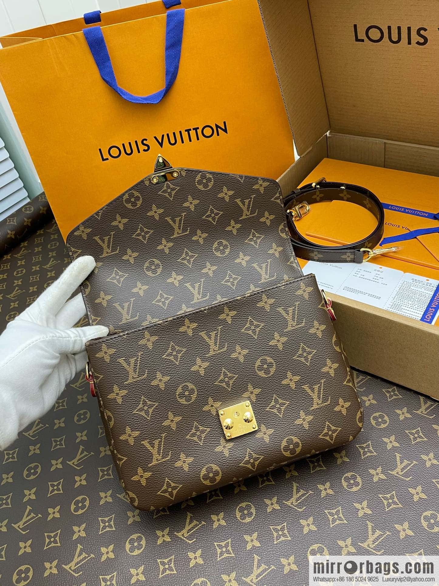 LV M44875 POCHETTE MÉTIS handbag