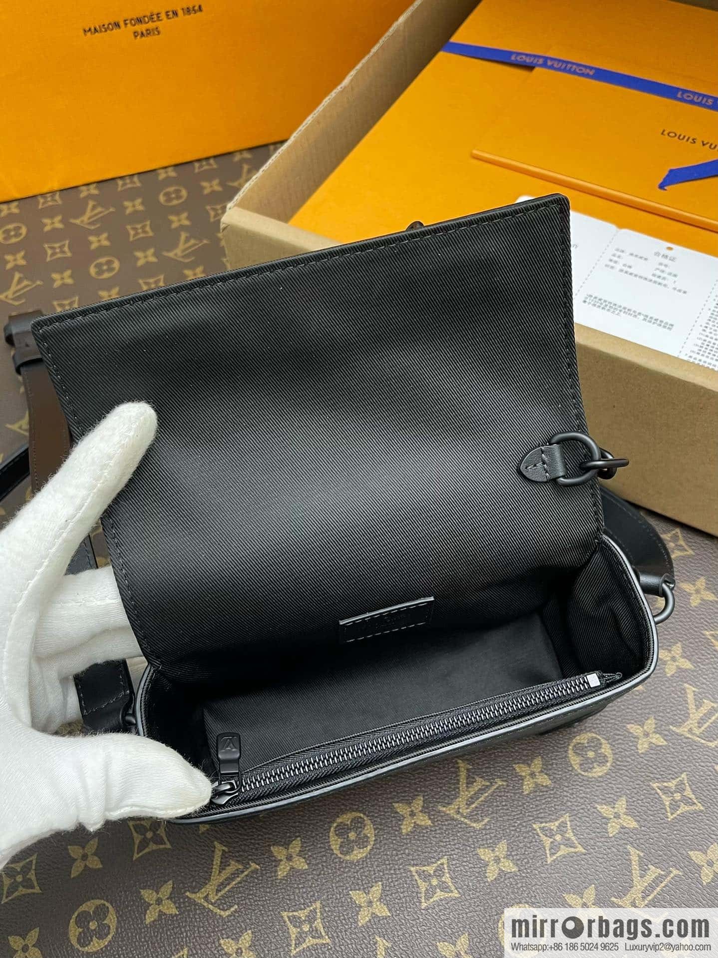 LV M81783 STEAMER mini handbag